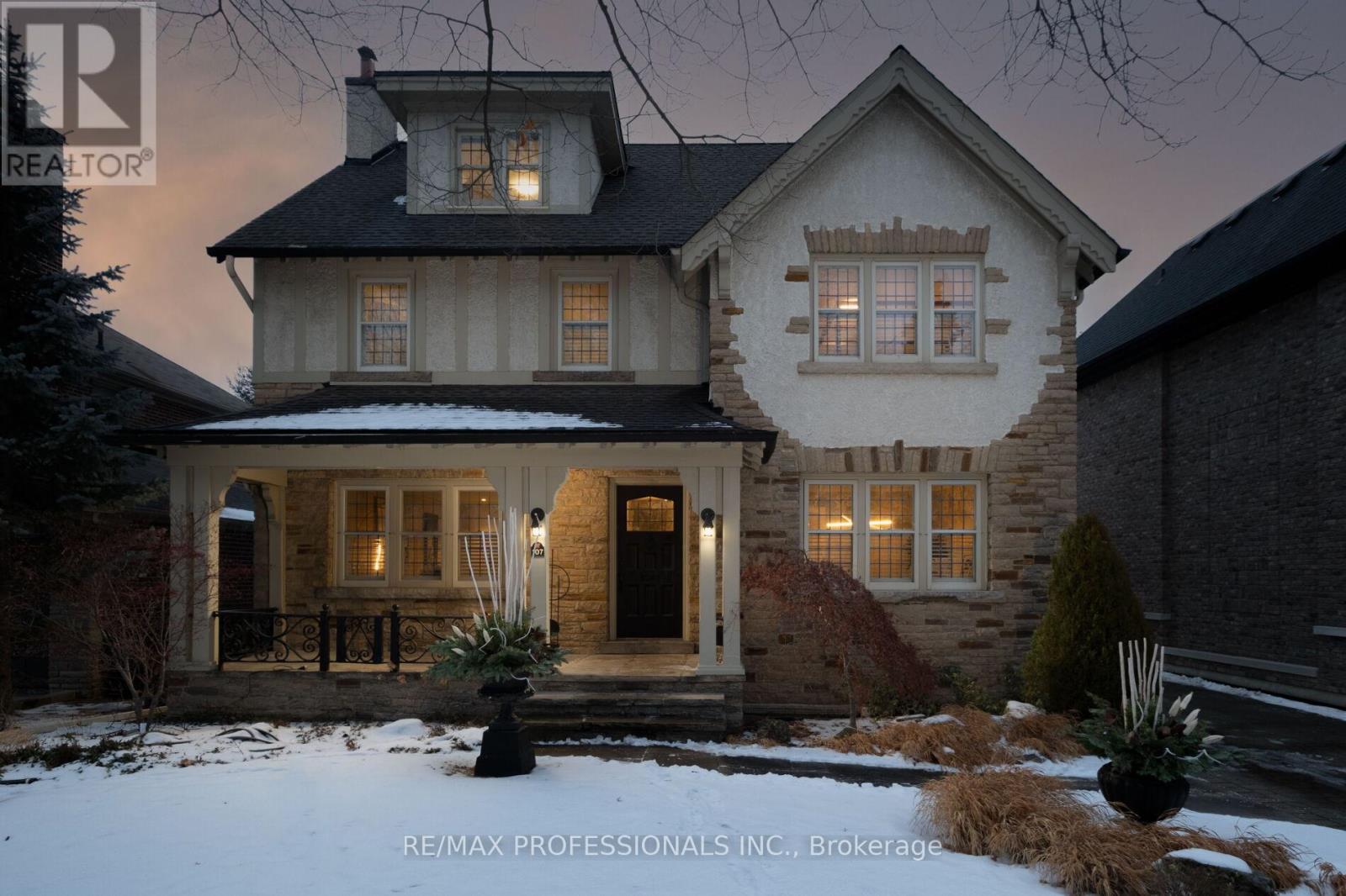 107 The Kingsway, Toronto, Ontario  M8X 2T9 - Photo 40 - W12117250