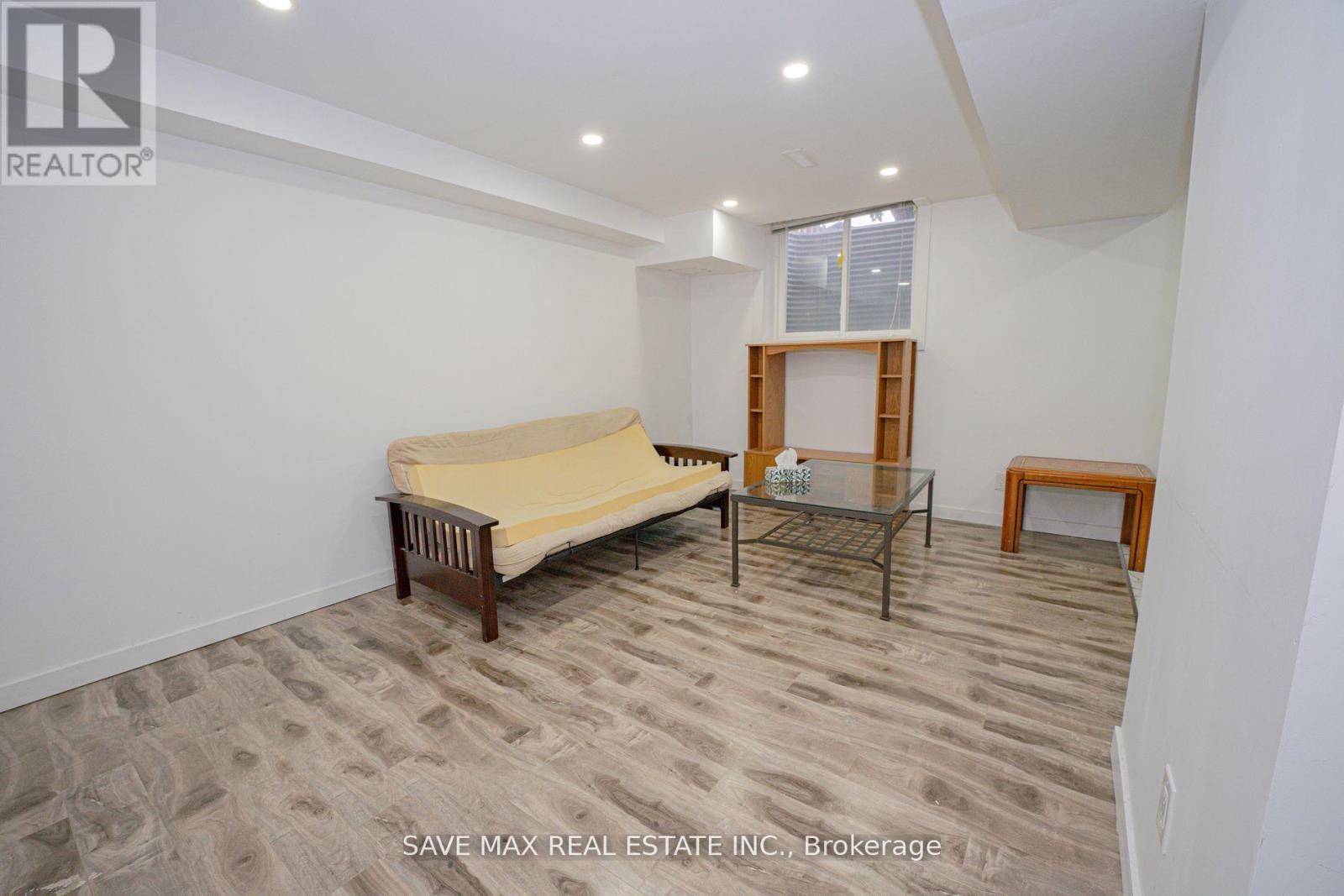 8 Joanne Court, Brampton, Ontario  L6Y 2J8 - Photo 33 - W12117274