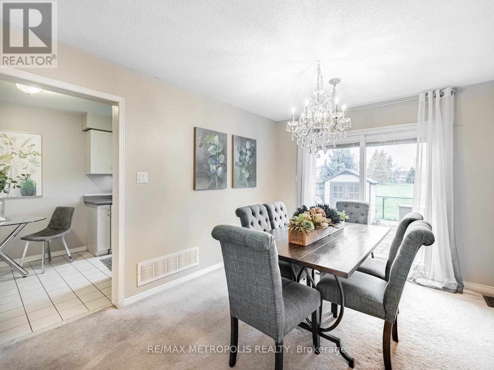 23 Torada Court, Brampton, Ontario  L7A 1H5 - Photo 9 - W12117282