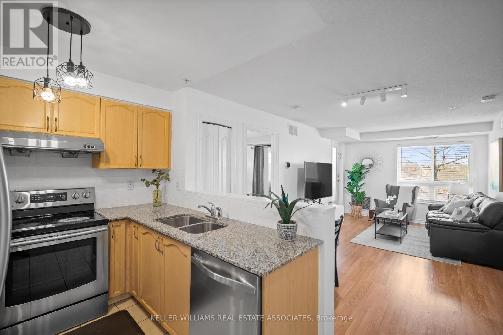Property at 1106 - 8 DAYSPRING CIRCLE image 5