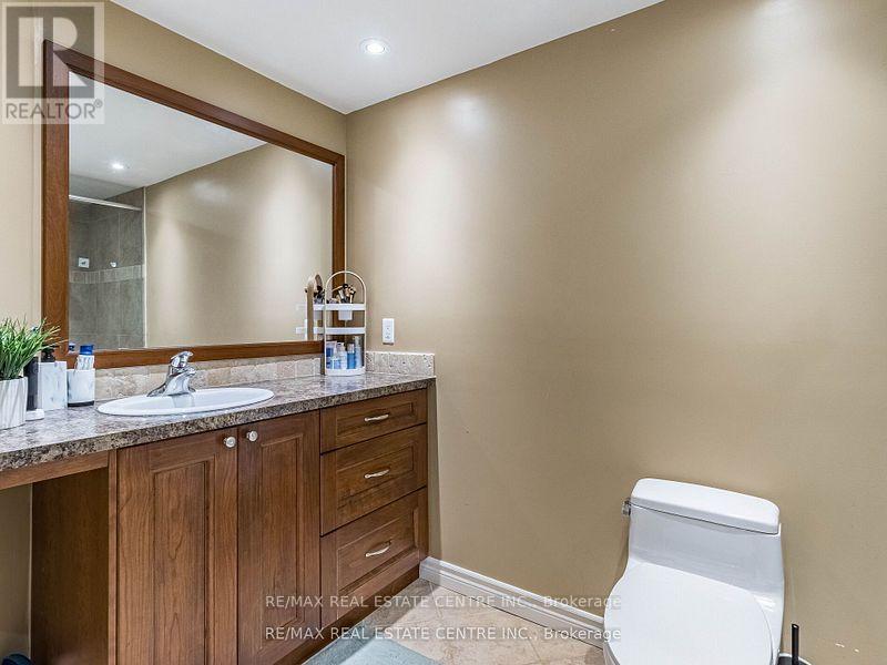 14 Standish Street, Halton Hills, Ontario  L7G 5V6 - Photo 27 - W12117393