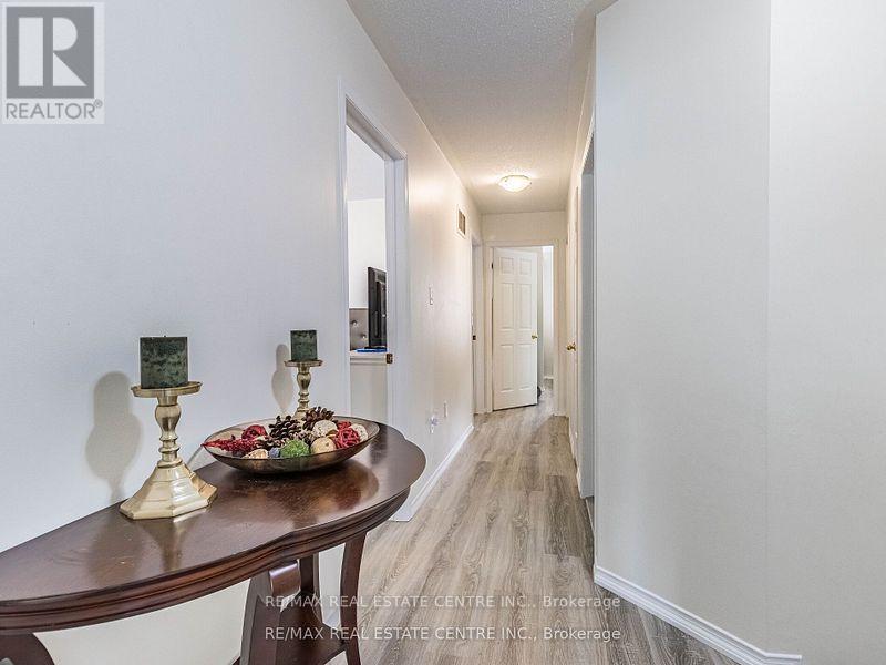 14 Standish Street, Halton Hills, Ontario  L7G 5V6 - Photo 35 - W12117393
