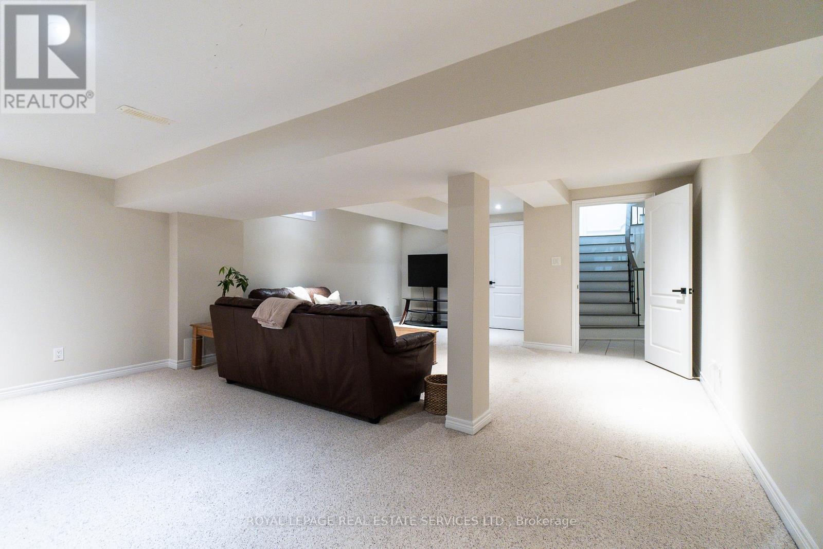 240 Butterfly Lane, Oakville, Ontario  L6L 6V4 - Photo 38 - W12117409