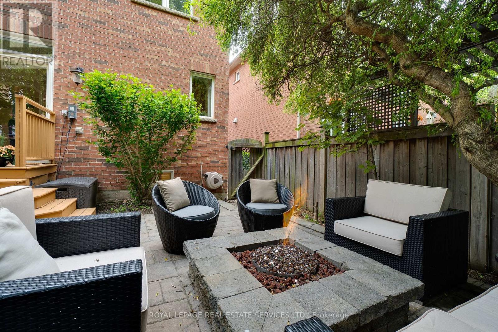 240 Butterfly Lane, Oakville, Ontario  L6L 6V4 - Photo 45 - W12117409