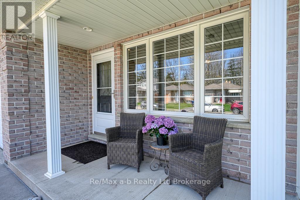 Property at 25 ROSSITER ROAD image 4