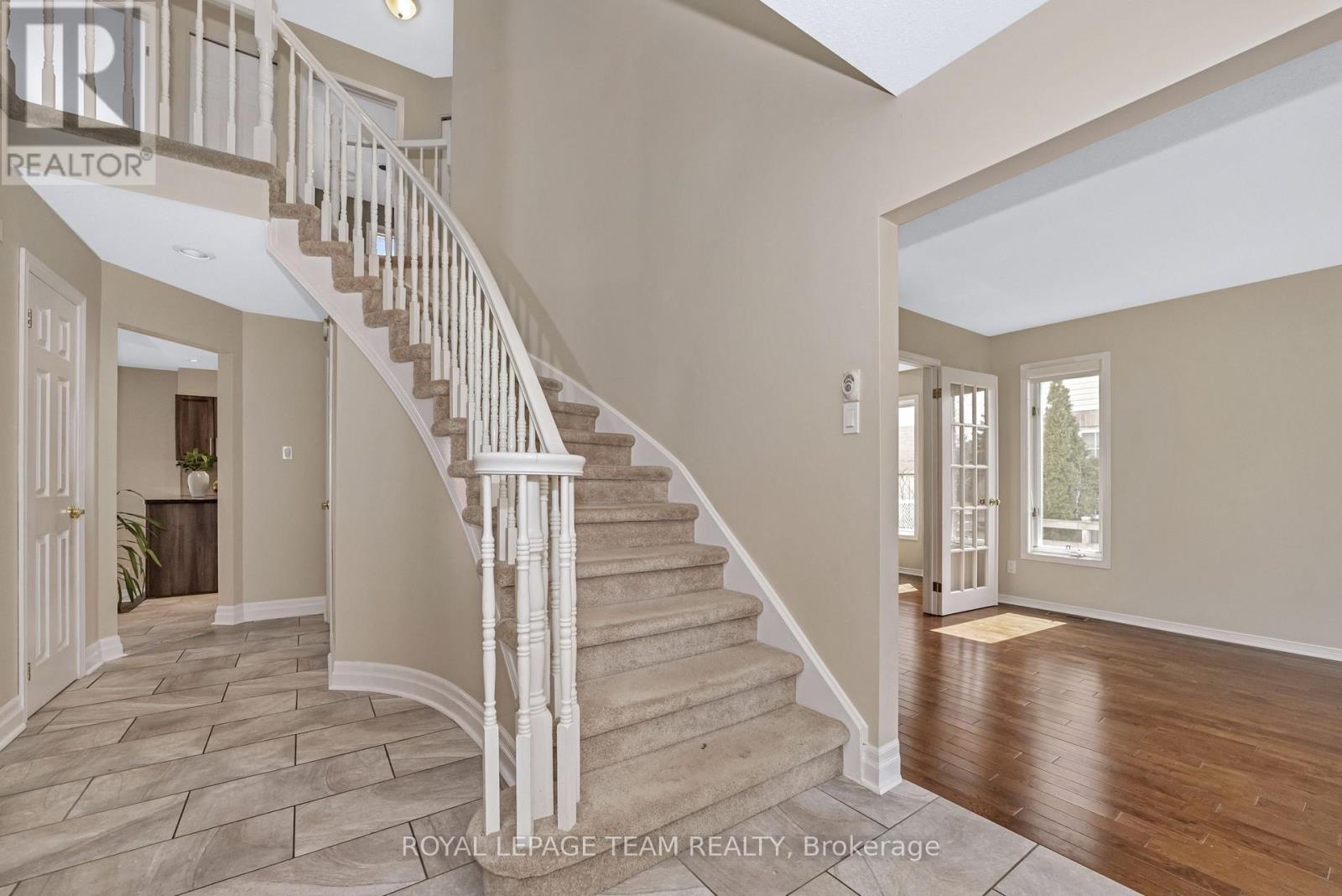 89 Brae Crescent, Ottawa, Ontario  K2S 1R1 - Photo 17 - X12113796