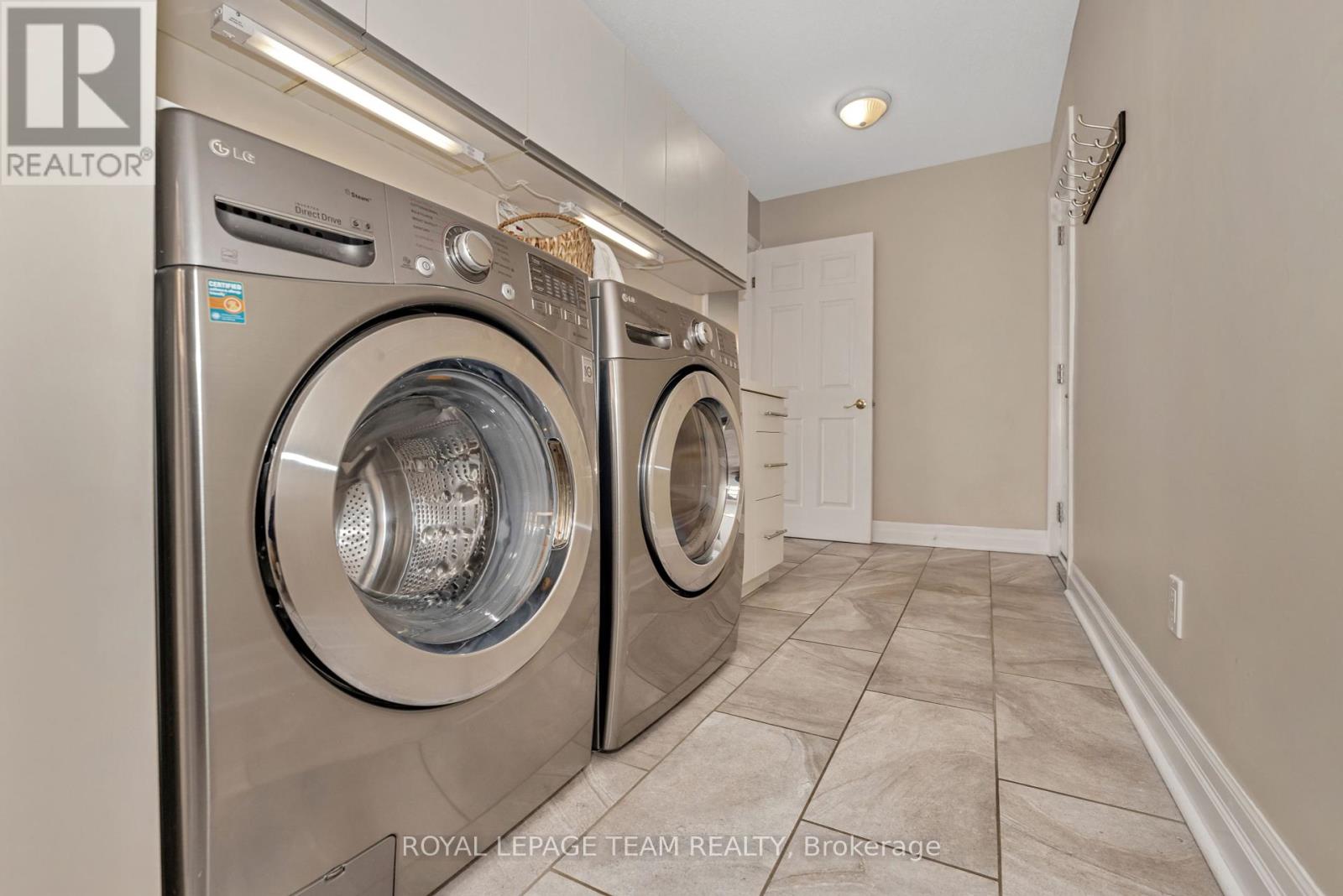 89 Brae Crescent, Ottawa, Ontario  K2S 1R1 - Photo 14 - X12113796