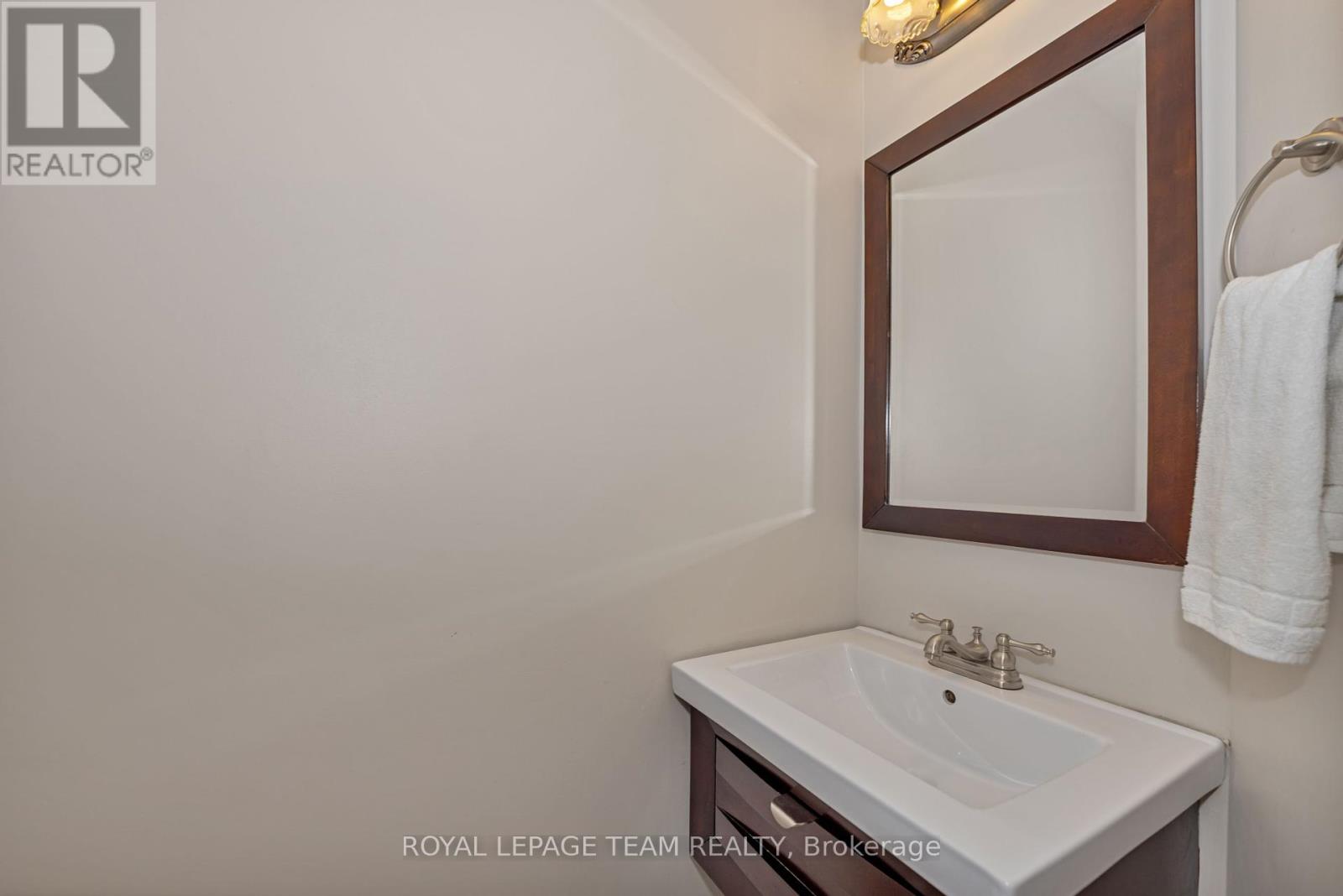 89 Brae Crescent, Ottawa, Ontario  K2S 1R1 - Photo 16 - X12113796
