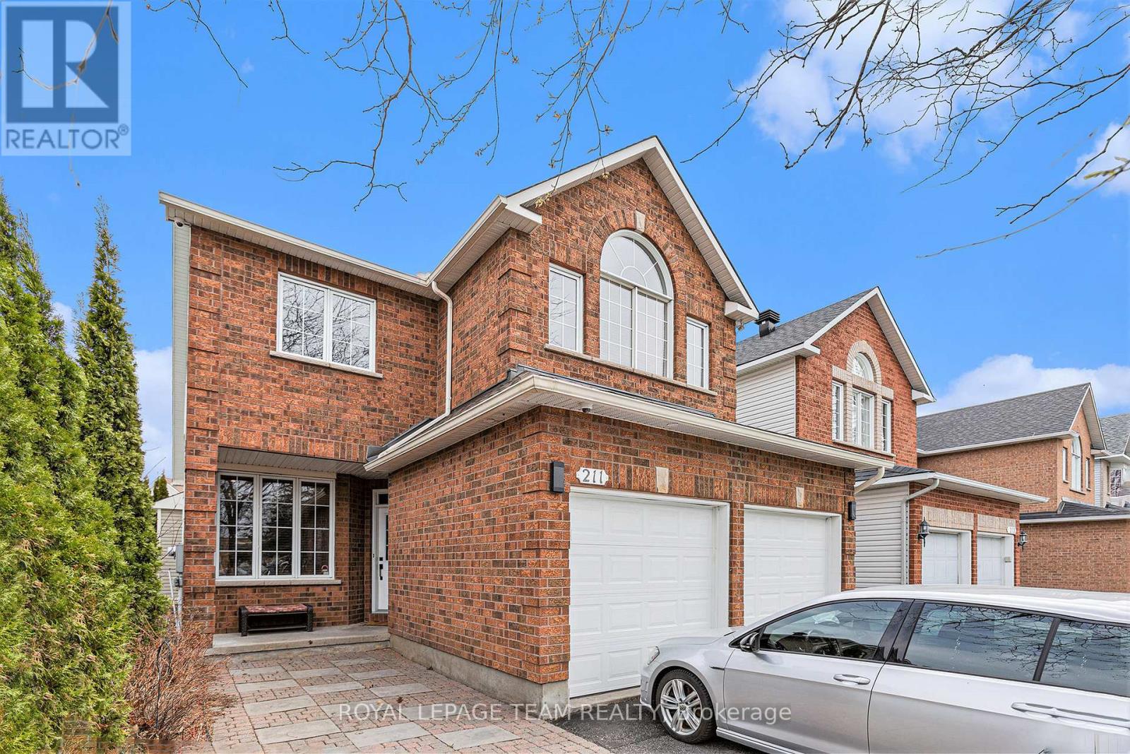 211 Stoneway Drive, Ottawa, Ontario  K2G 6R2 - Photo 3 - X12116231