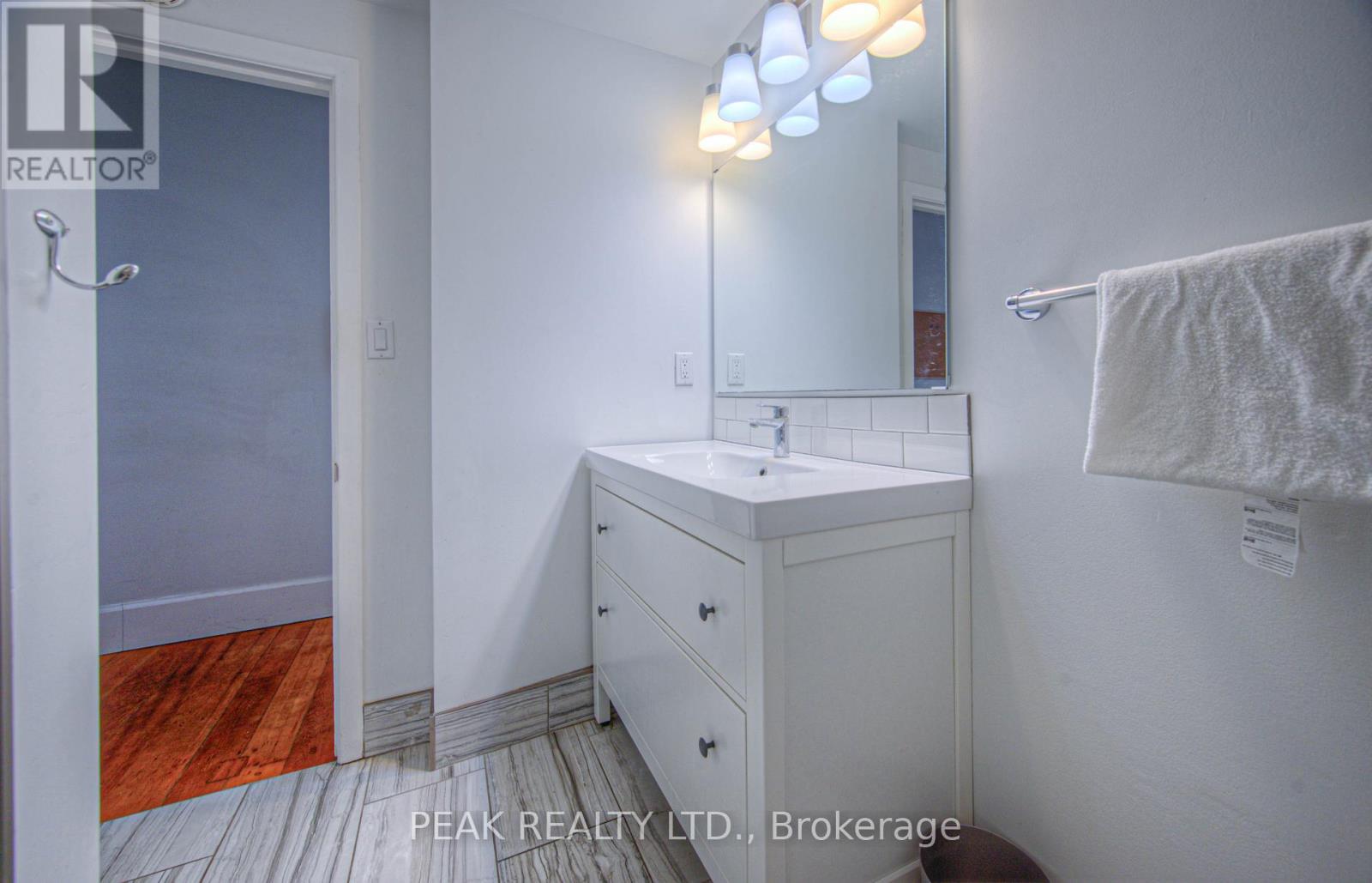 54 Grand Avenue N, Cambridge, Ontario  N1S 2K9 - Photo 18 - X12117269