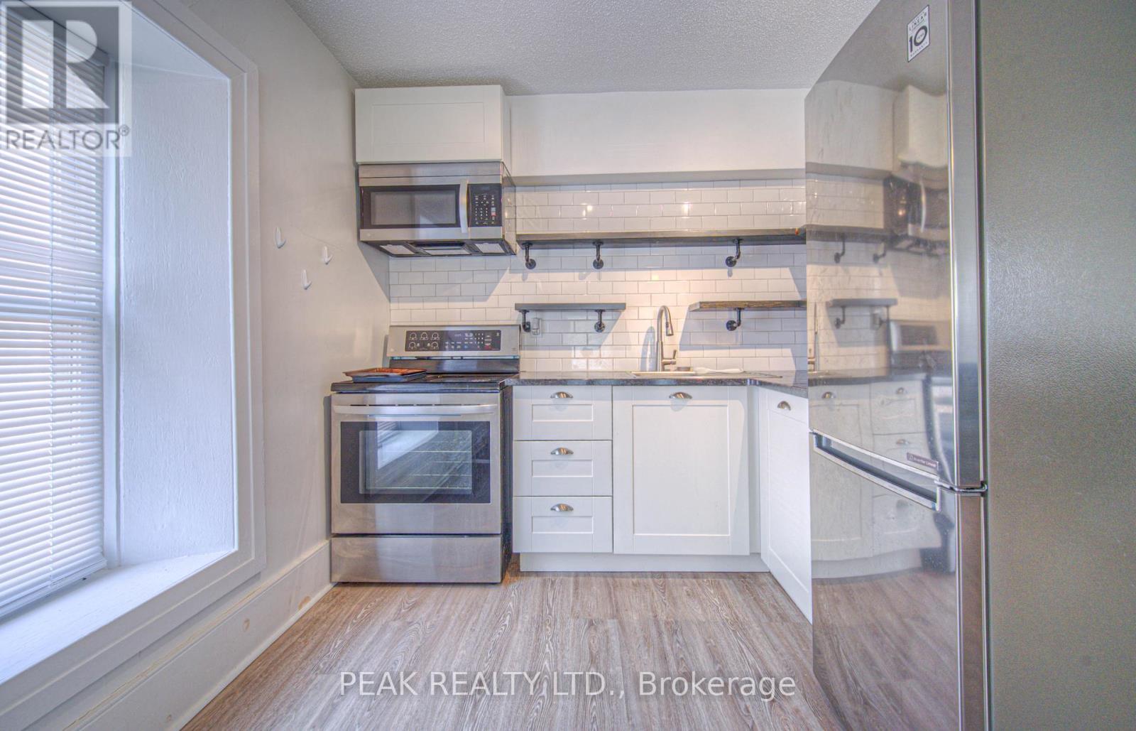 54 Grand Avenue N, Cambridge, Ontario  N1S 2K9 - Photo 23 - X12117269