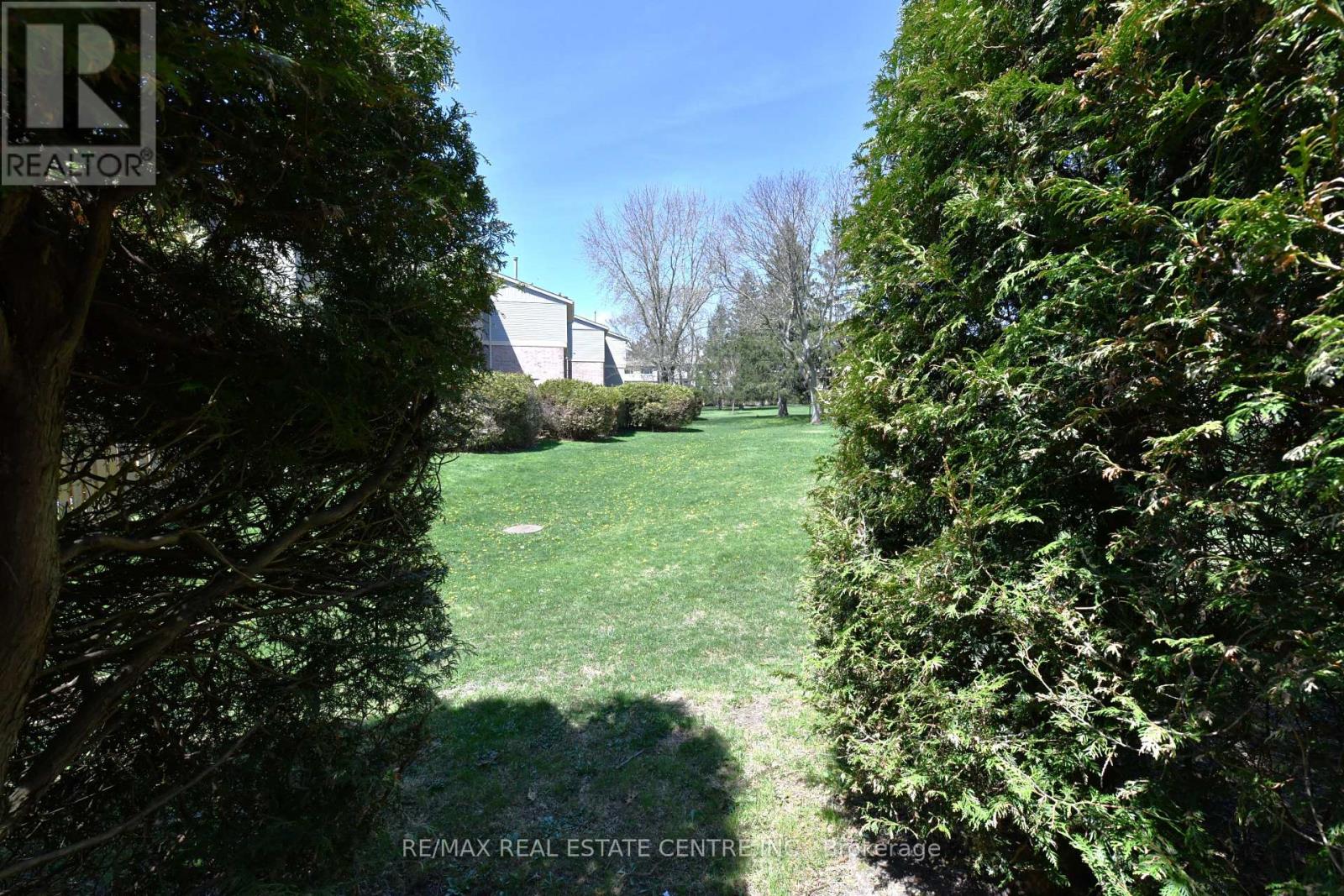 96 - 30 Green Valley Drive, Kitchener, Ontario  N2P 1G8 - Photo 22 - X12117275