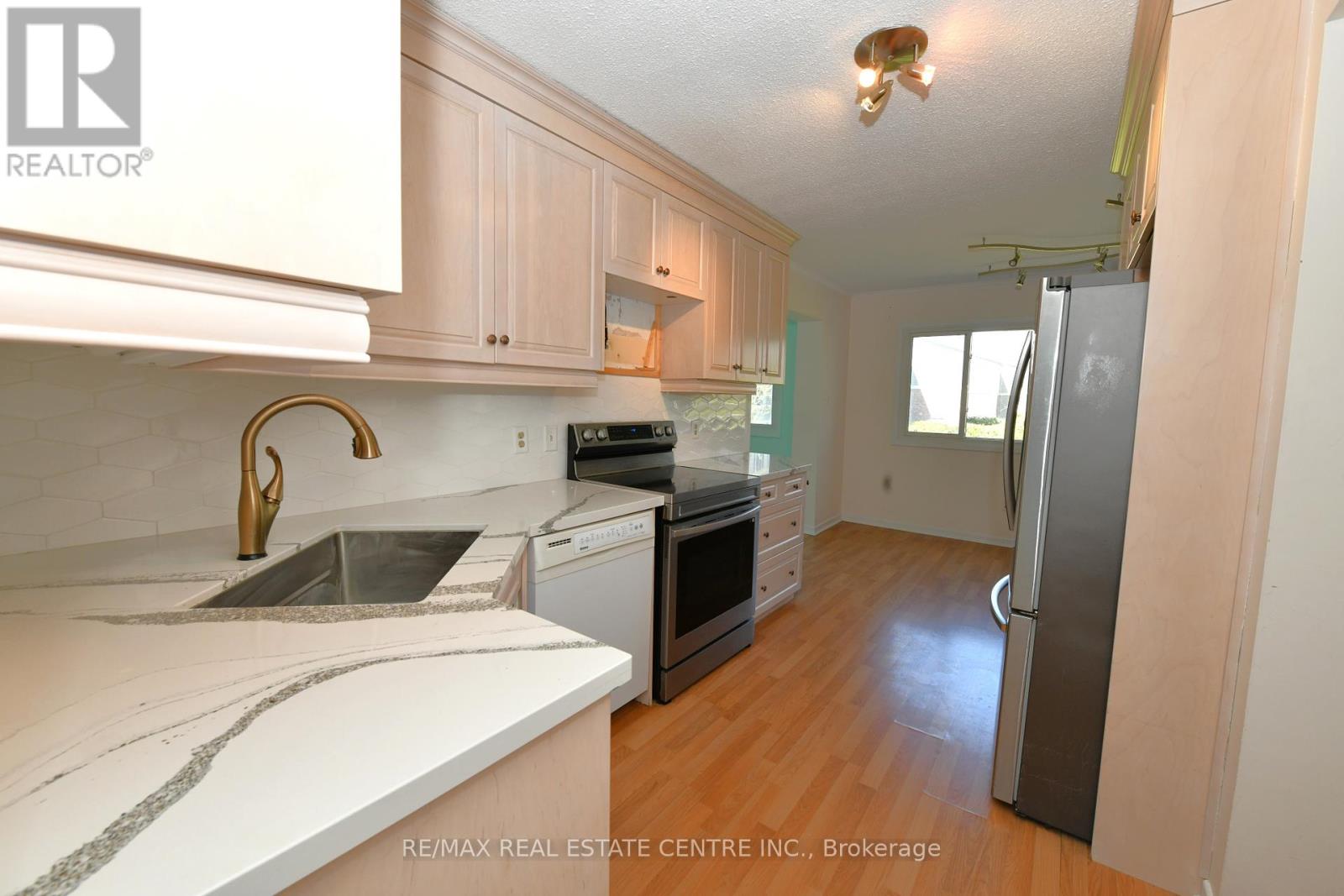 Property at 96 - 30 GREEN VALLEY DRIVE image 5
