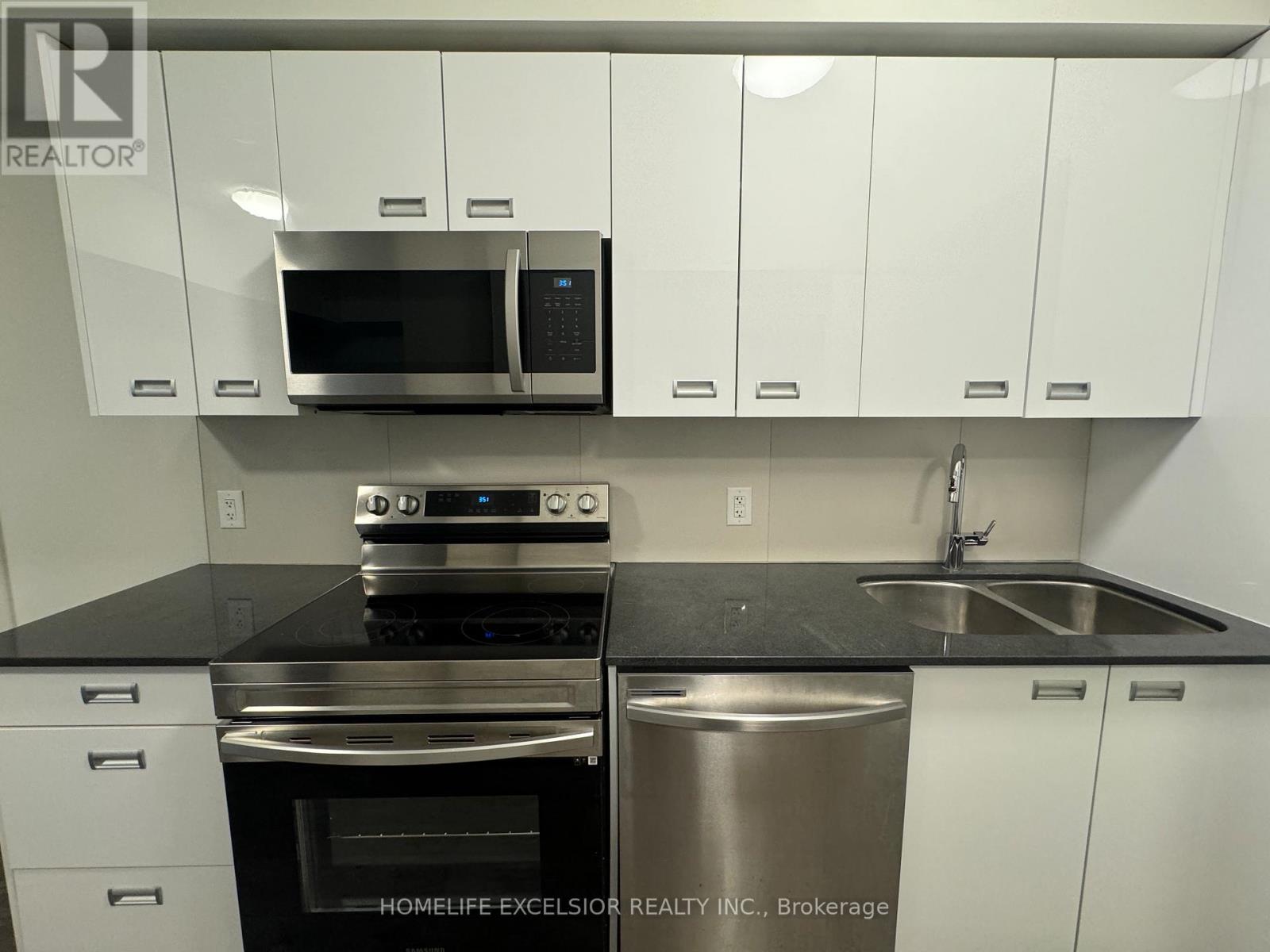 237 - 652 Princess Street, Kingston, Ontario  K7L 1E5 - Photo 2 - X12117308