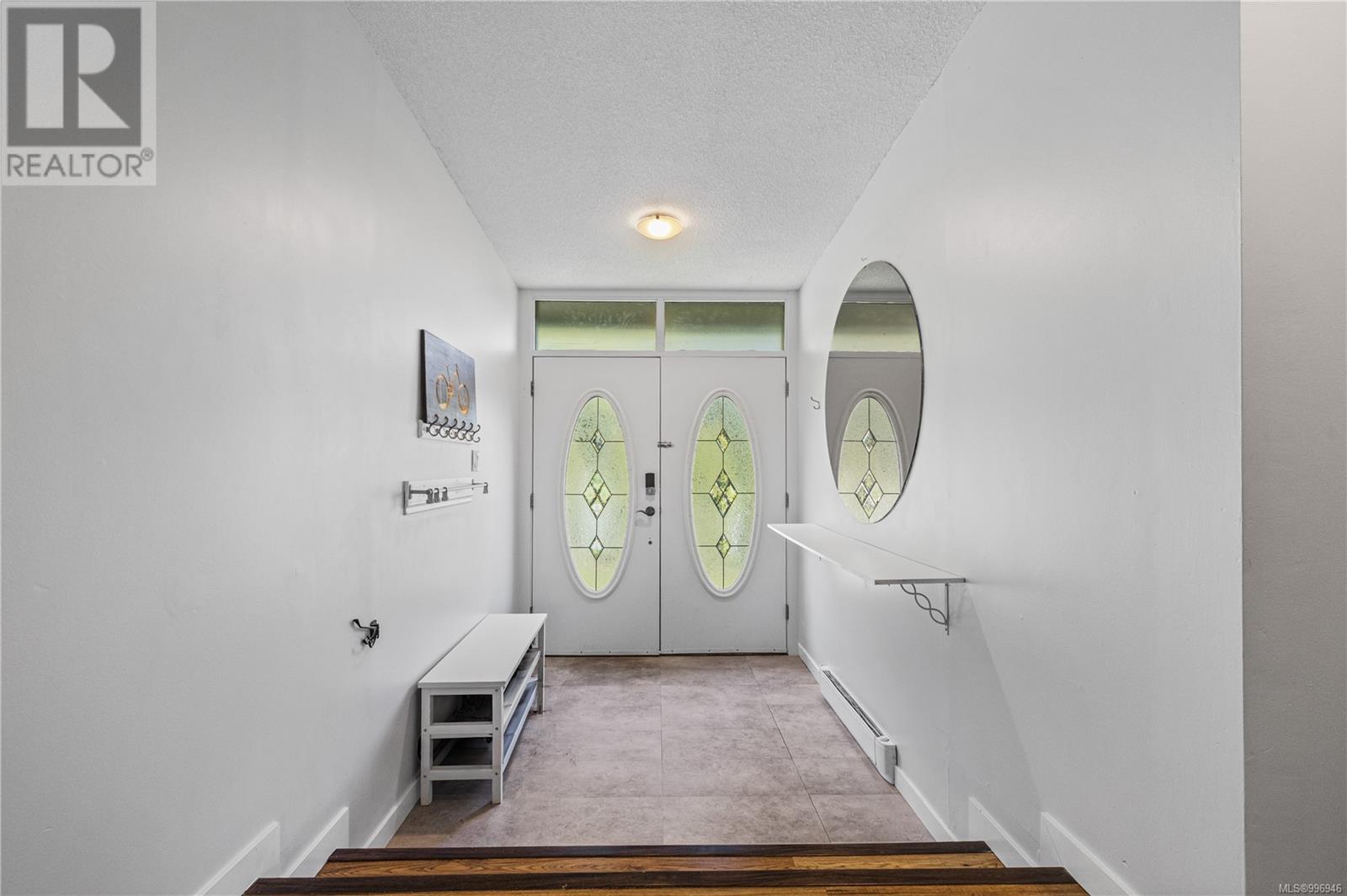 Property at 1956 Alder St S image 4