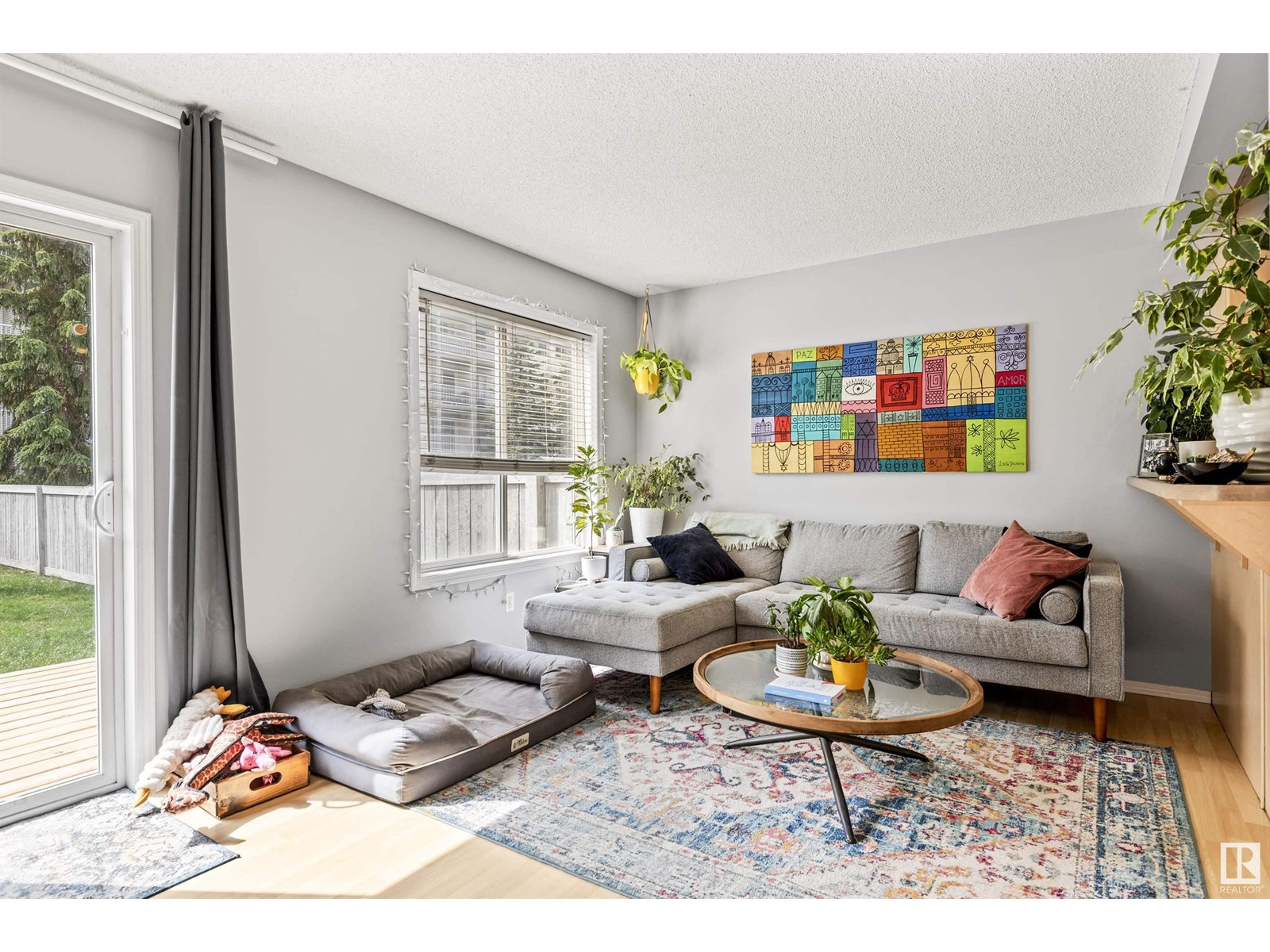 Property at 13856 37 ST NW image 1