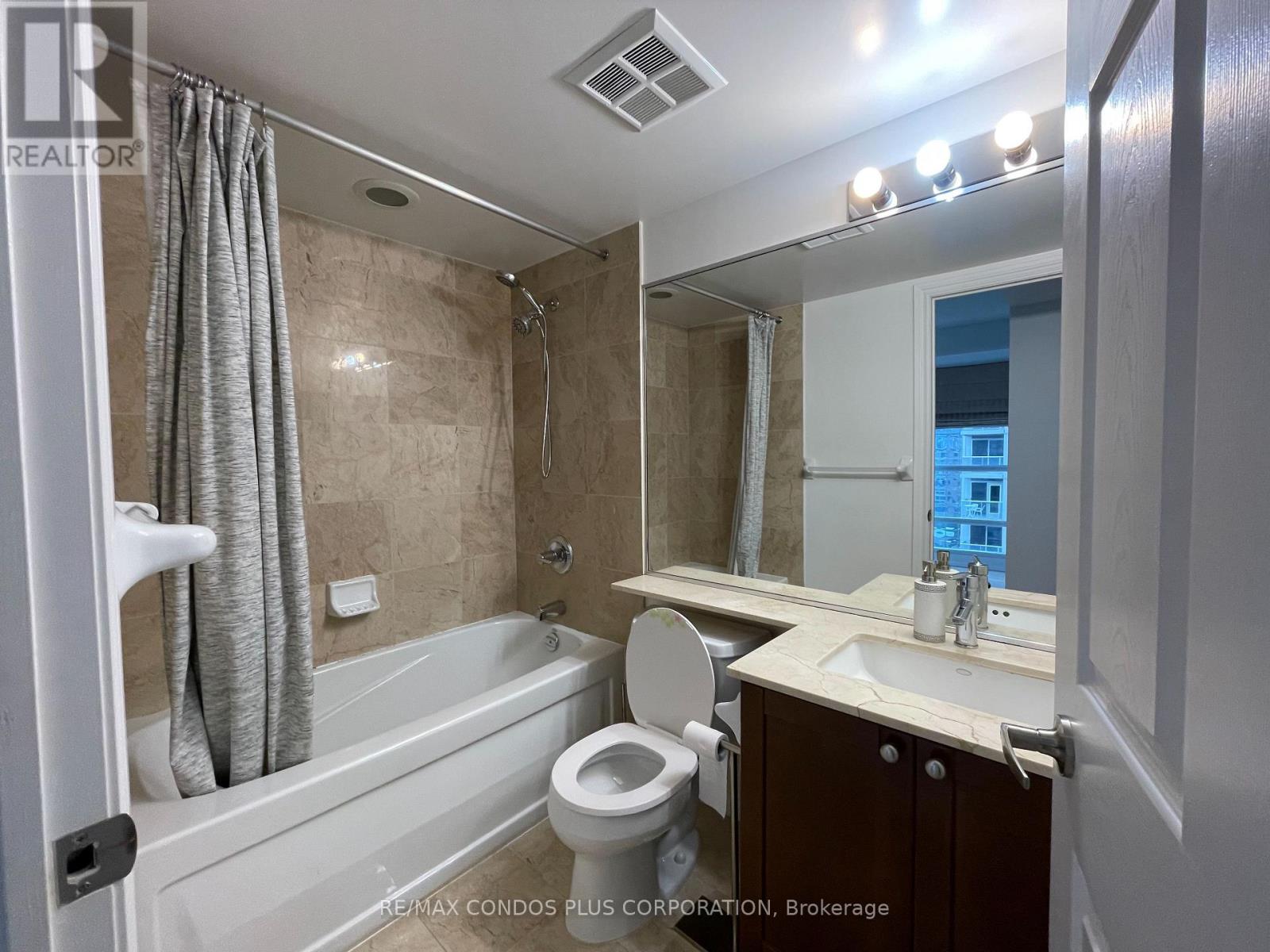 1402 - 761 Bay Street, Toronto, Ontario  M5G 2R2 - Photo 16 - C12117433