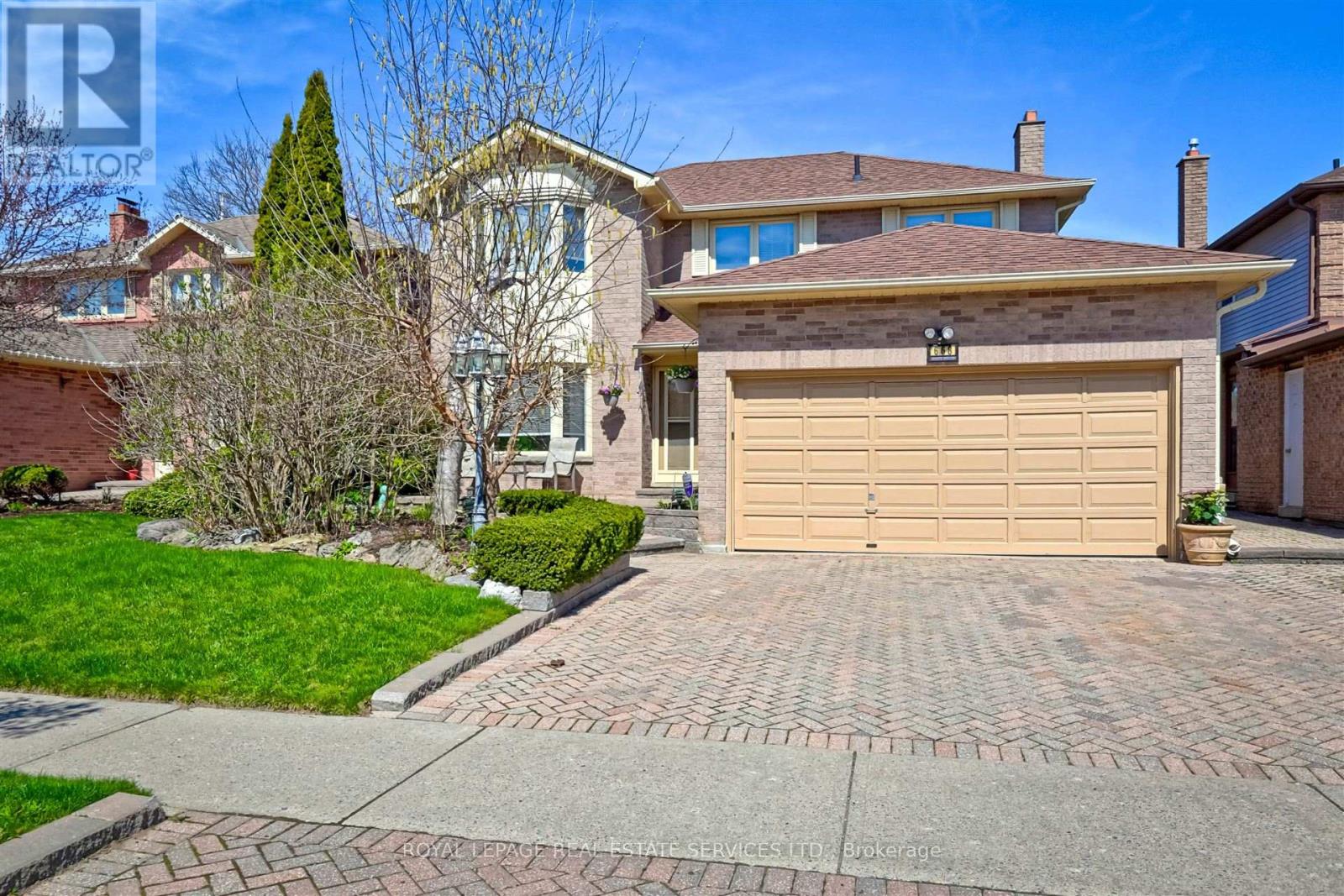668 Amaretto Avenue, Pickering, Ontario  L1X 1M5 - Photo 2 - E12117419