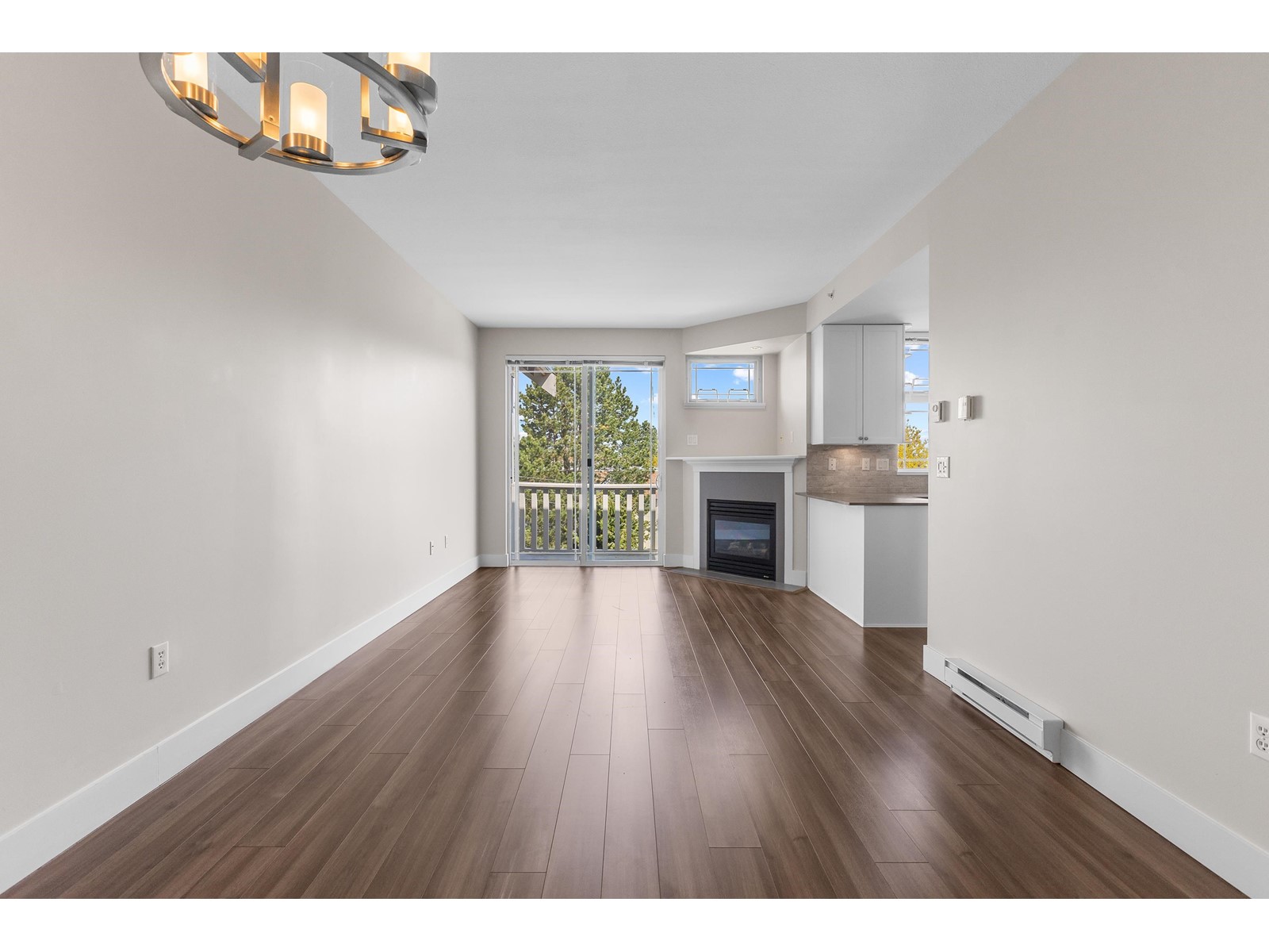 411 15392 16a Avenue, Surrey, British Columbia  V4A 1S9 - Photo 8 - R2996966