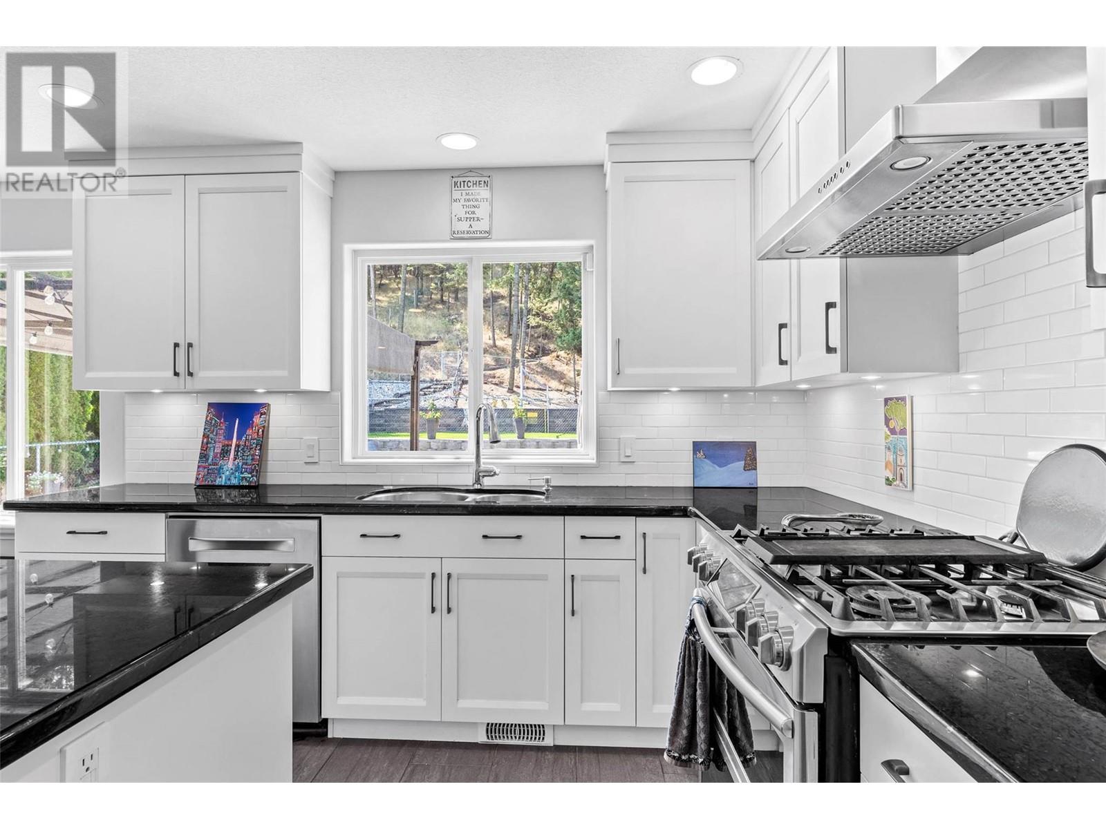 Property at 1559 WESTERDALE Drive image 2