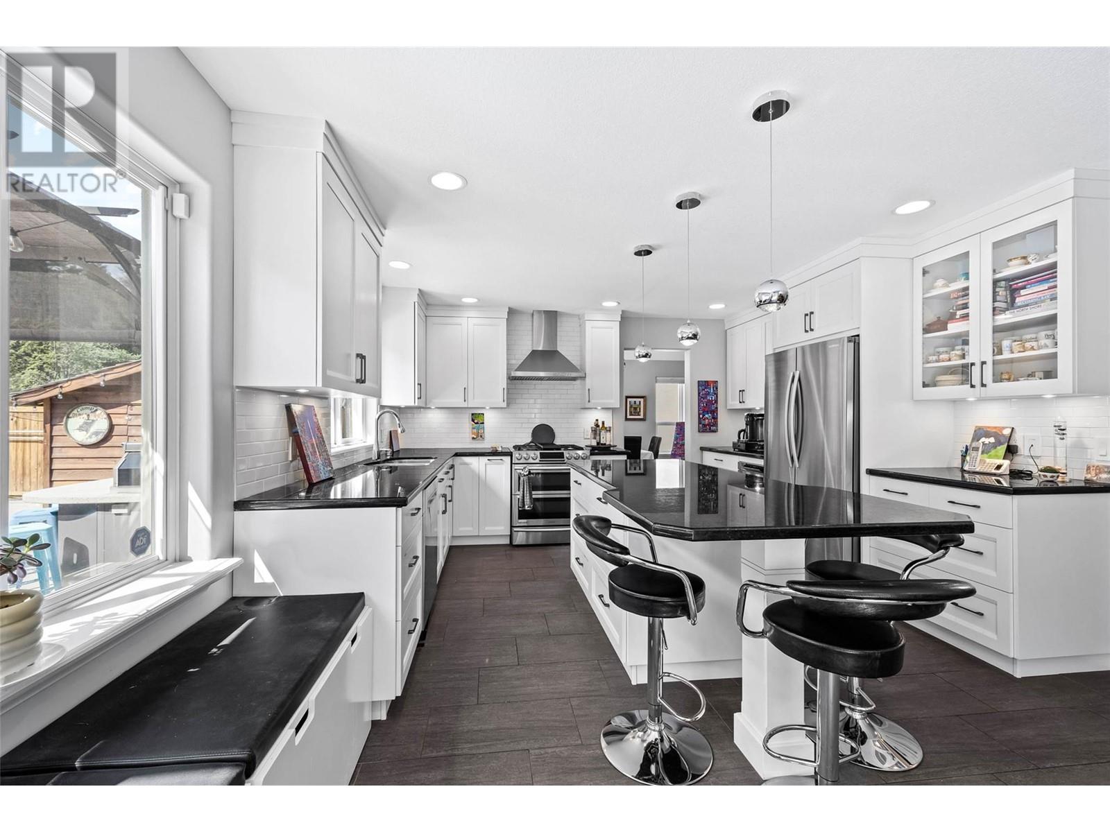 Property at 1559 WESTERDALE Drive image 4