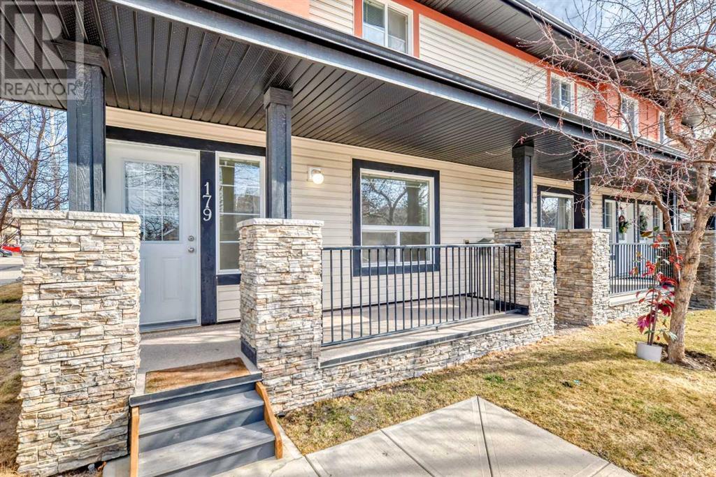 179 Eversyde Common Sw, Calgary, Alberta  T2Y 4Z5 - Photo 4 - A2210779