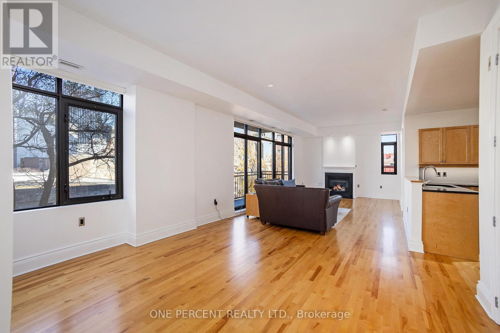 403 - 364 Cooper Street, Ottawa, Ontario  K2P 2P3 - Photo 7 - X12117770