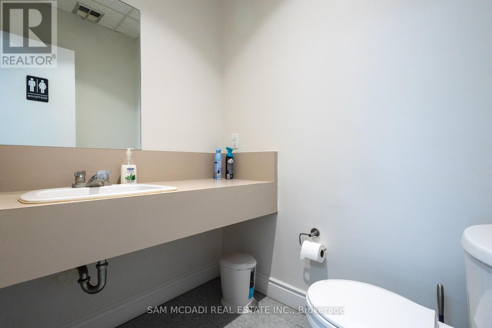 120 - 1060 Speers Road, Oakville, Ontario  L6L 2X4 - Photo 18 - W12117466