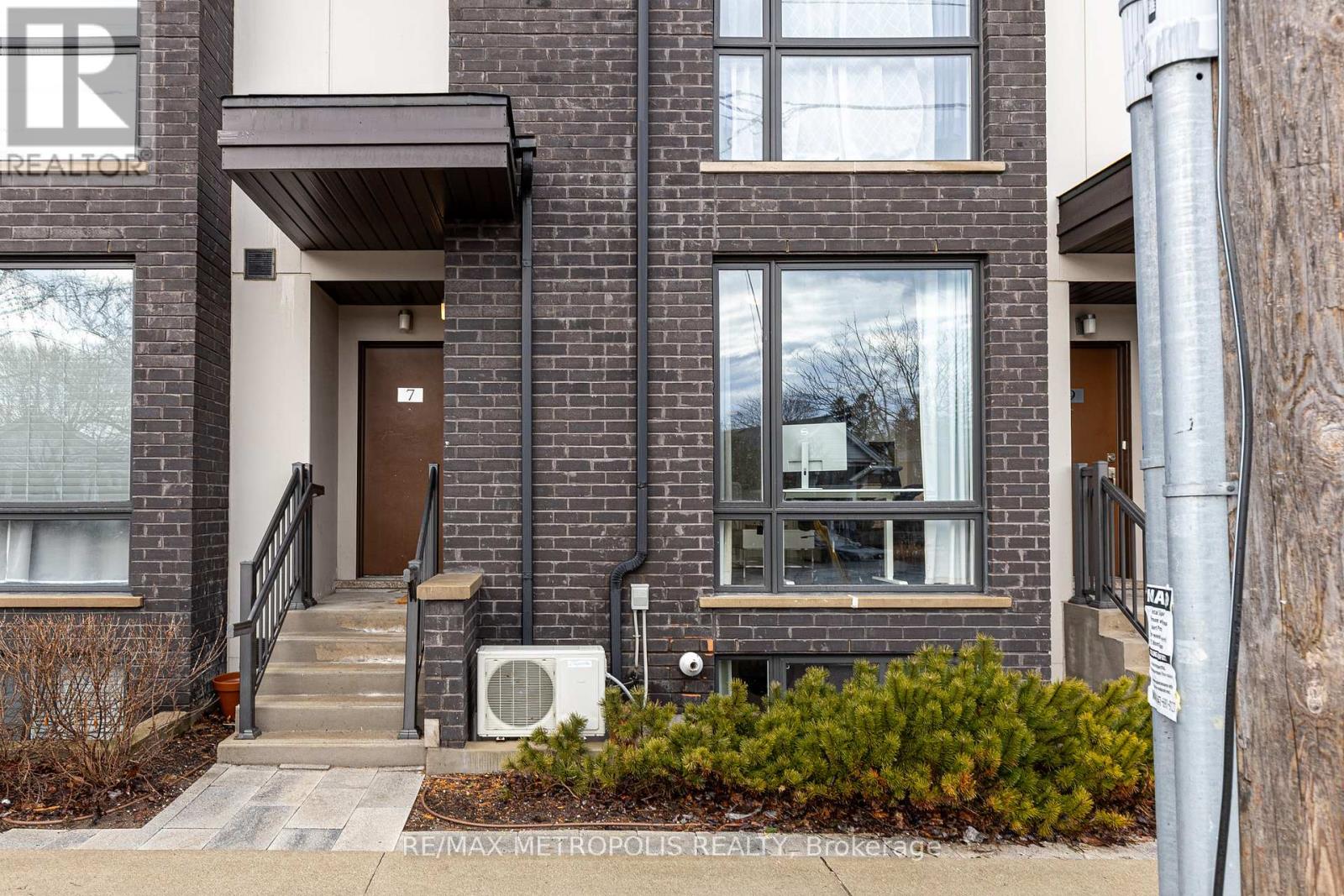 Property at 8 - 24 FIELDWAY ROAD image 3