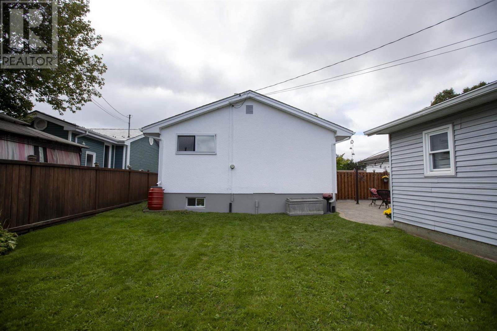 142 Theresa St, Thunder Bay, Ontario  P7A 5P7 - Photo 32 - TB250877