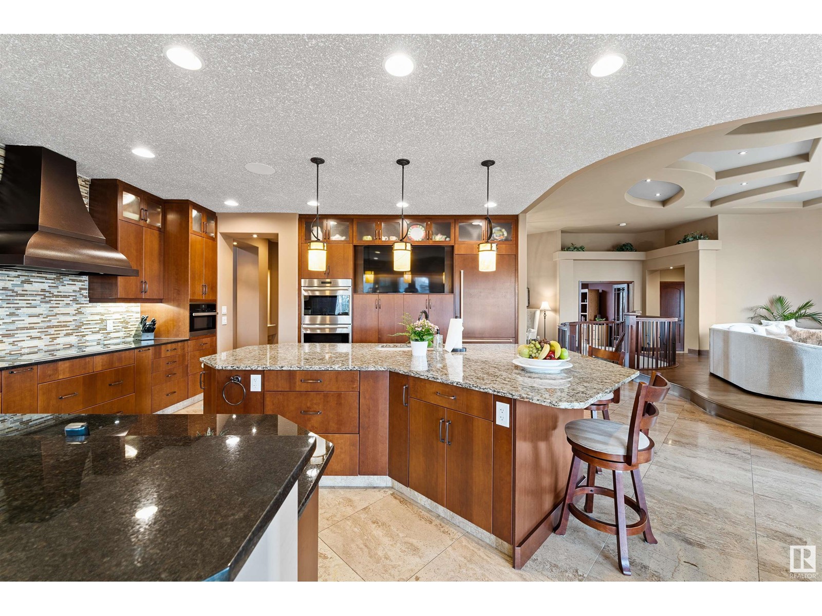 Property at 188 WINDERMERE DR NW image 4