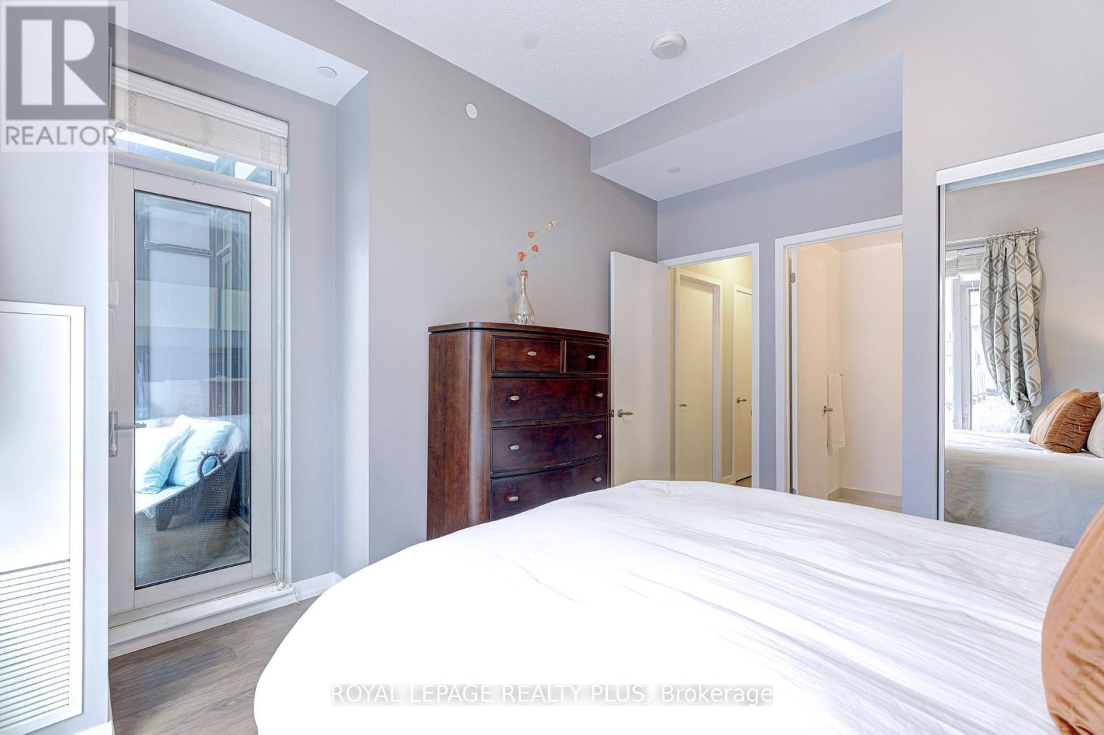 Property at TH-105 - 2560 EGLINTON AVENUE W image 3