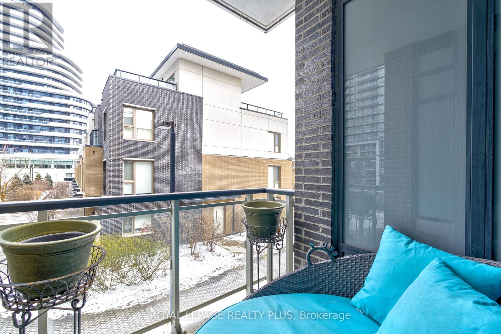 Property at TH-105 - 2560 EGLINTON AVENUE W image 5