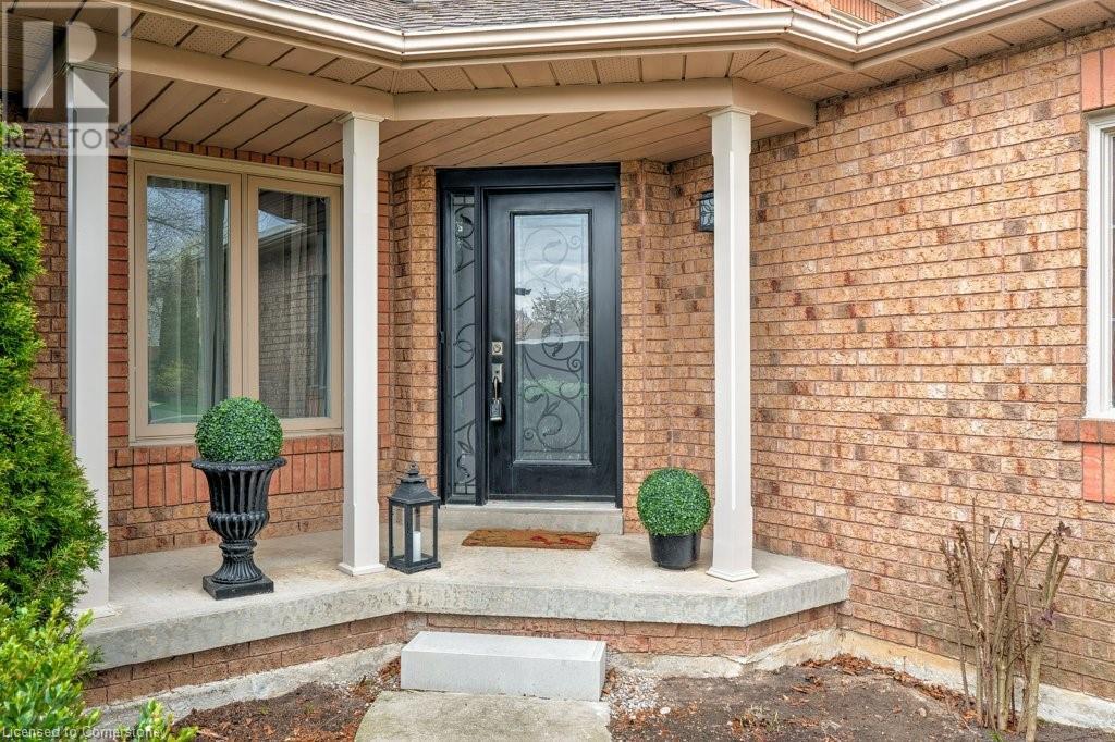 Property at 85 CHATSWORTH Crescent image 3