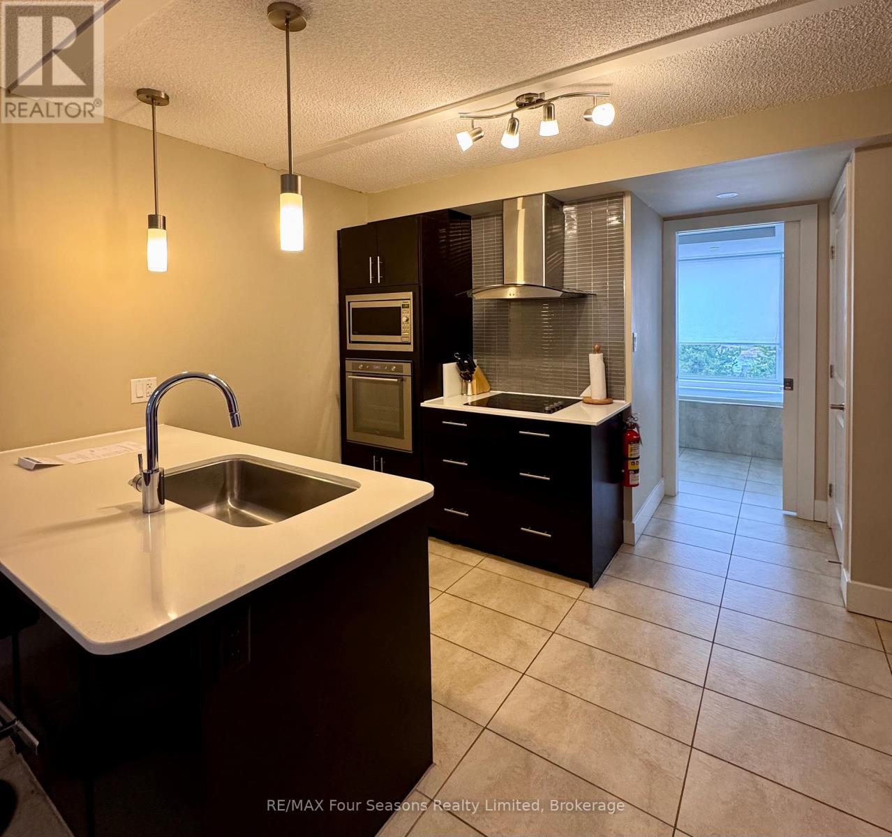 4101/4103 - 9 Harbour Street E, Collingwood, Ontario  L9Y 5C5 - Photo 4 - S12117749