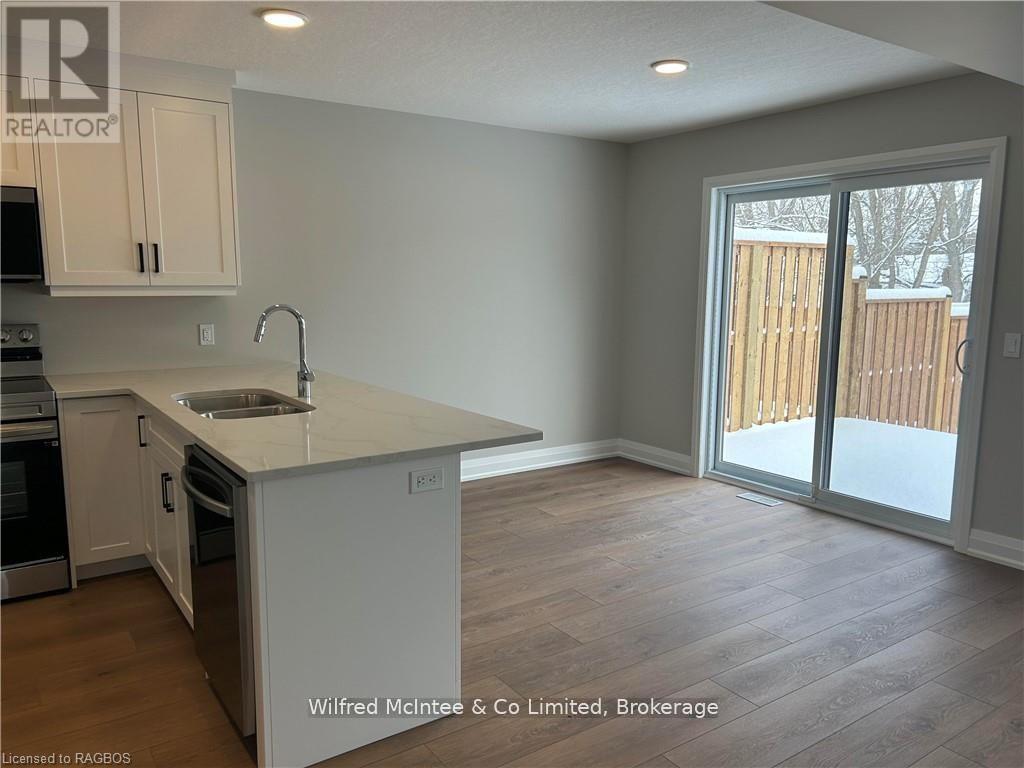 549 Queen Street N, Arran-Elderslie, Ontario  N0G 2N0 - Photo 5 - X12117833