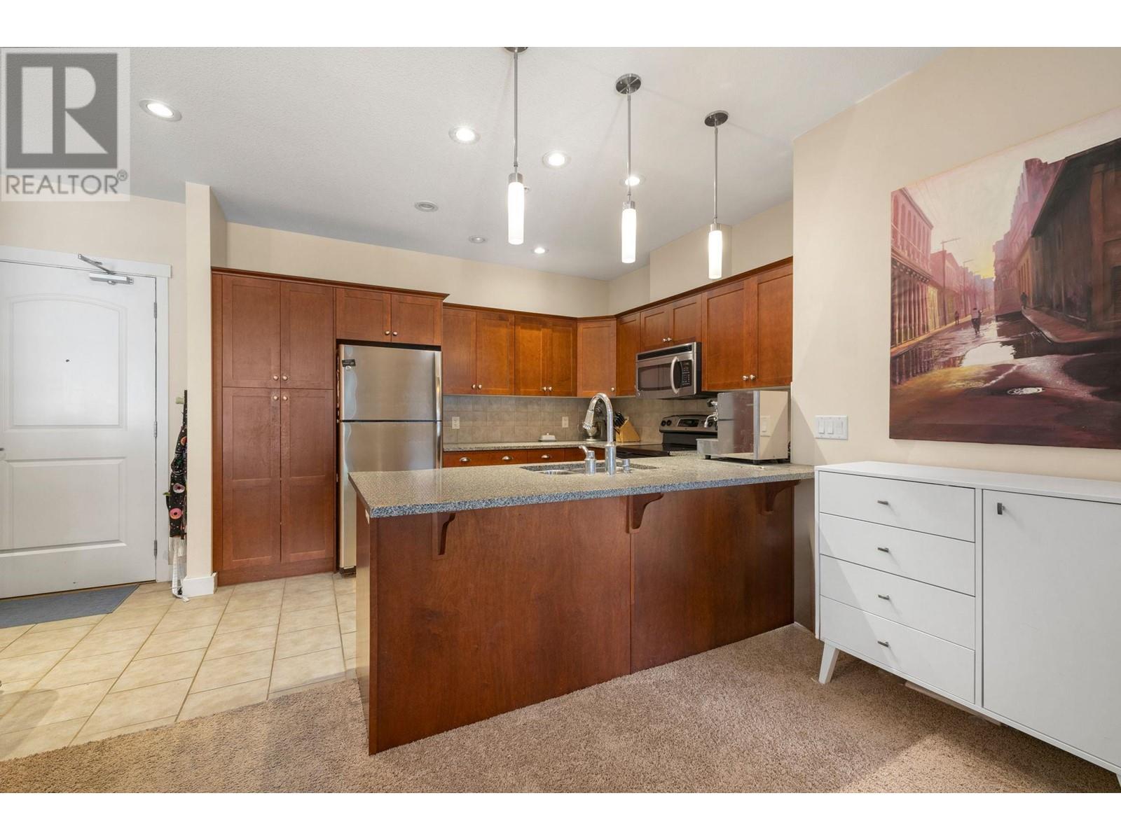 1990 Upper Sundance Drive Unit# 3215, West Kelowna, BC V4T3E7