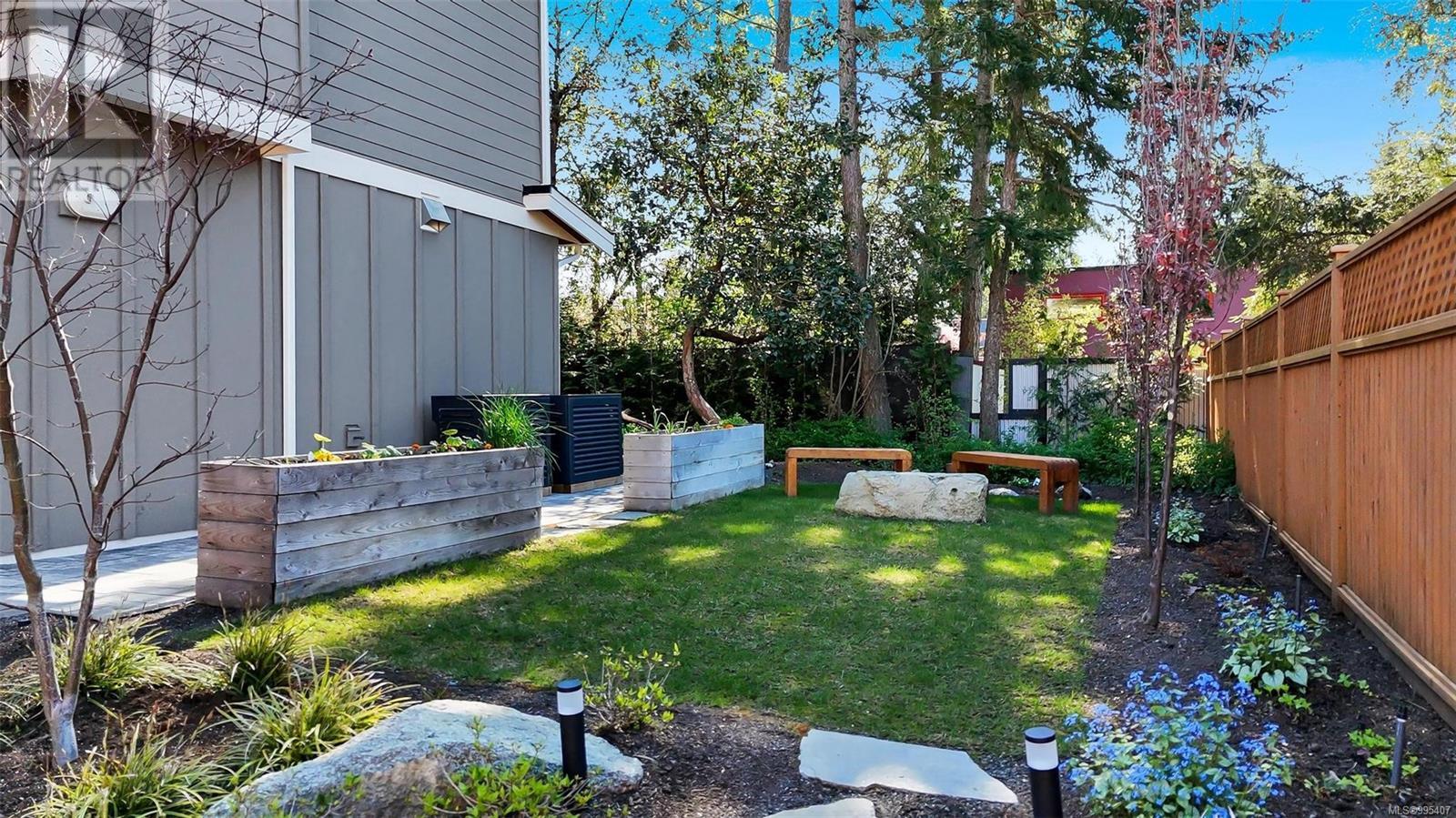2582 Sherwood Lane, Saanich, British Columbia  V8N 1W2 - Photo 74 - 995407