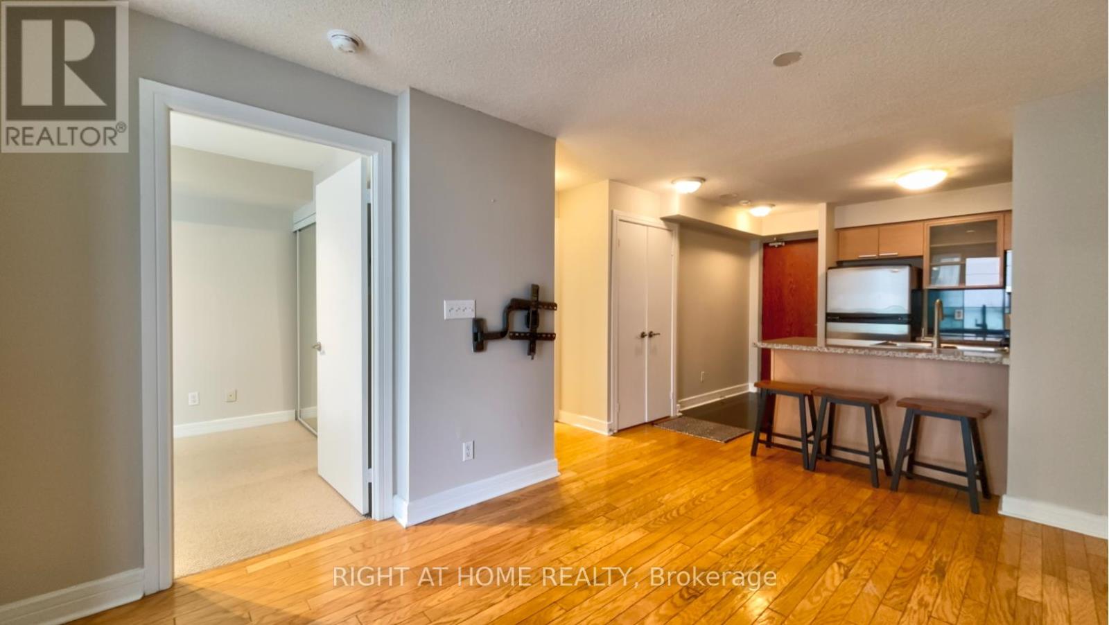 Property at 211 - 16 HARRISON GARDEN BOULEVARD image 5