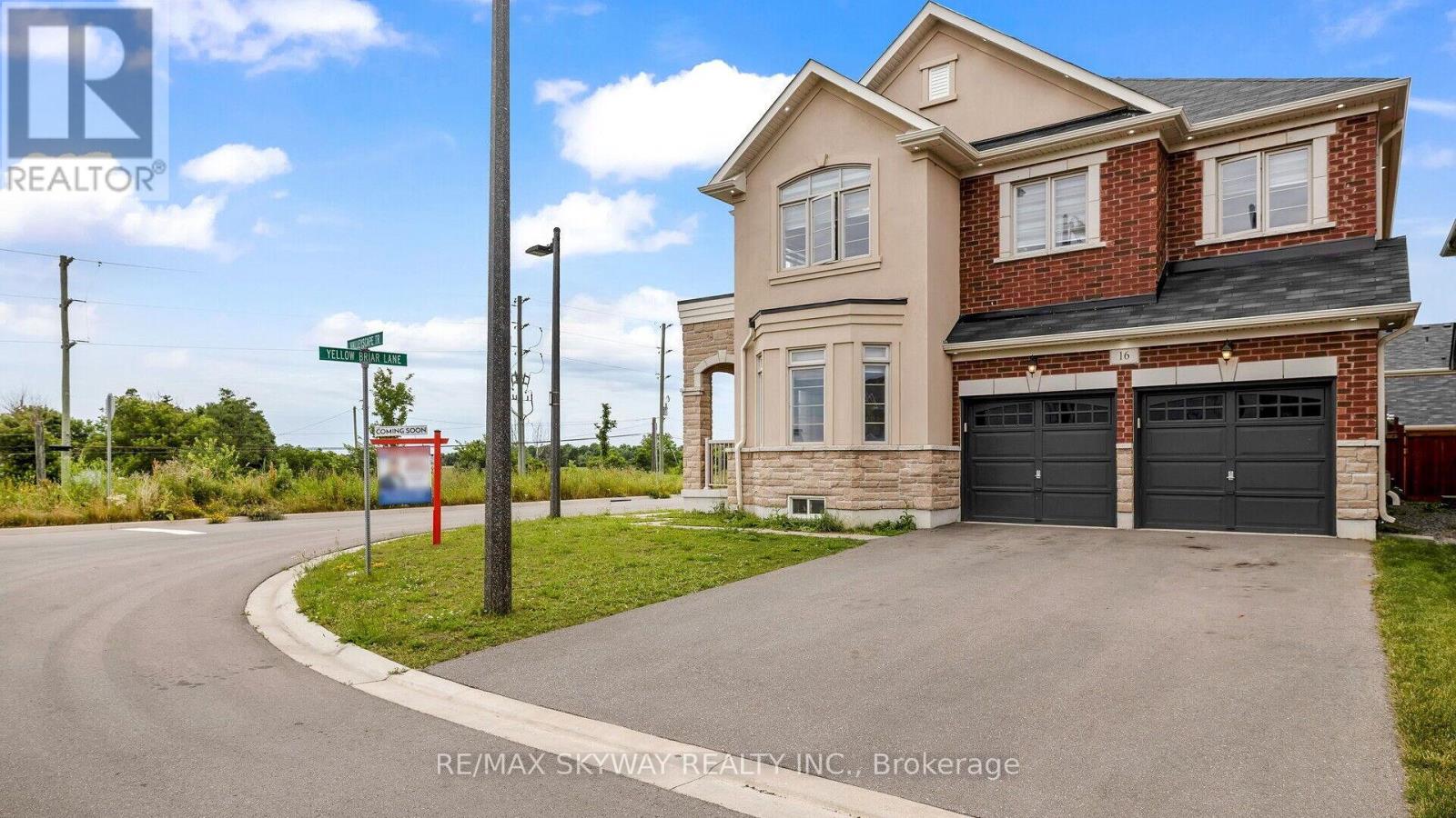 16 Valleyscape Trail, Caledon, Ontario  L7C 2C7 - Photo 2 - W11929090