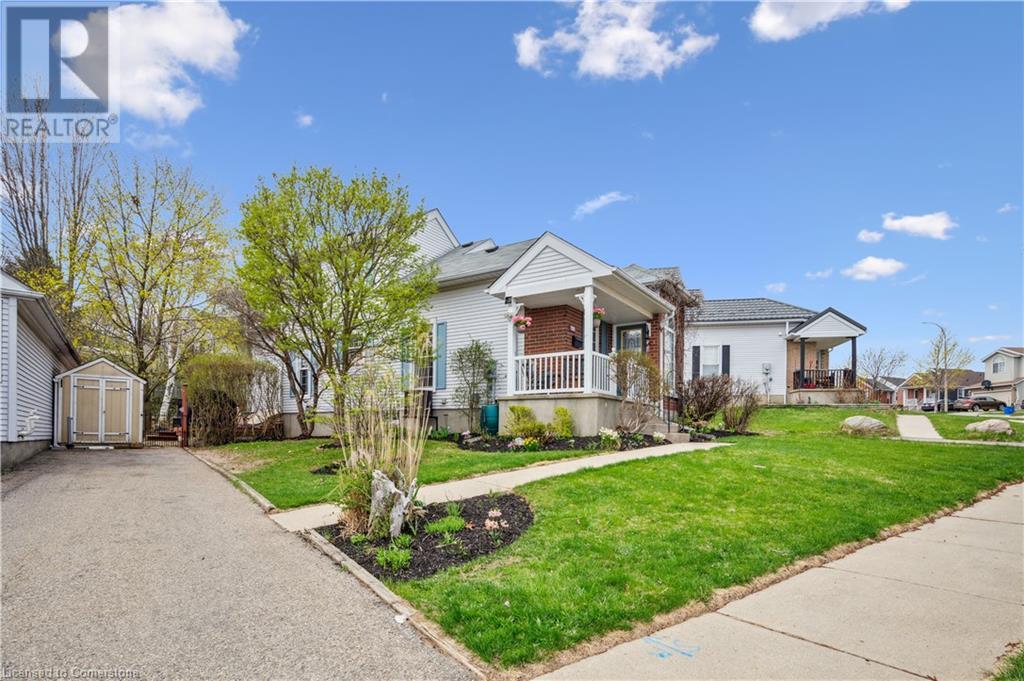 Property at 45 MILFOIL Crescent image 3