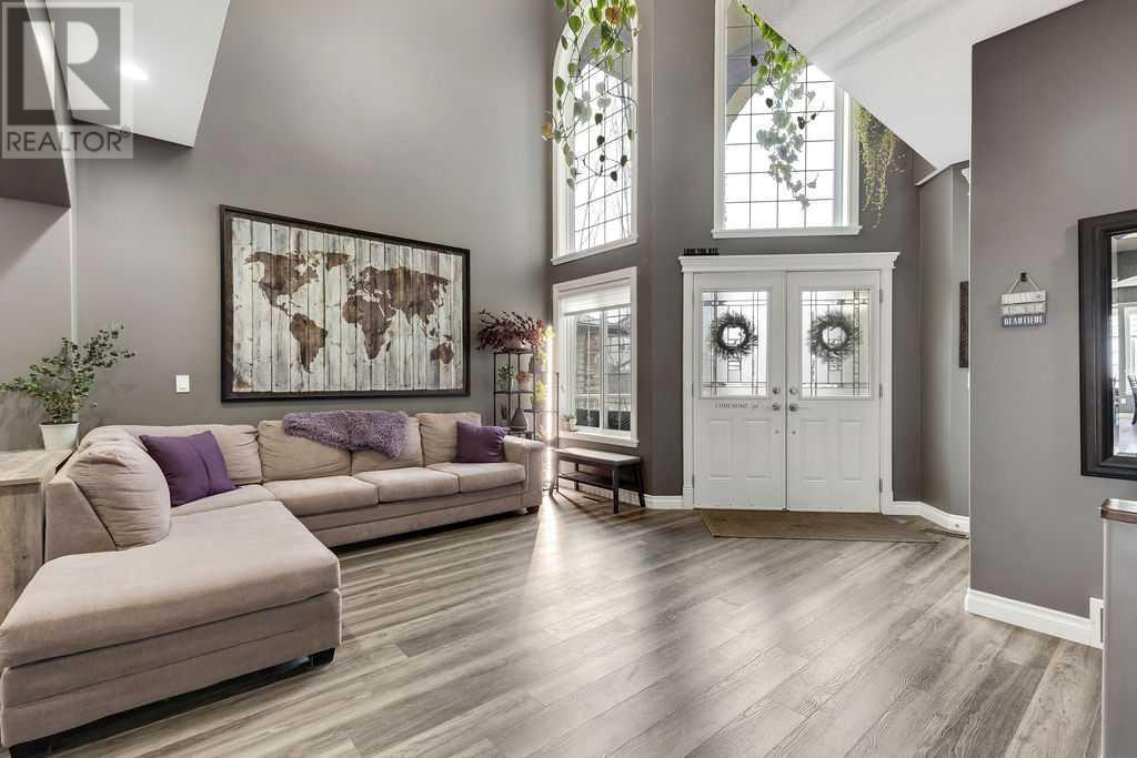 Property at 62 Kinlea Court NW image 2