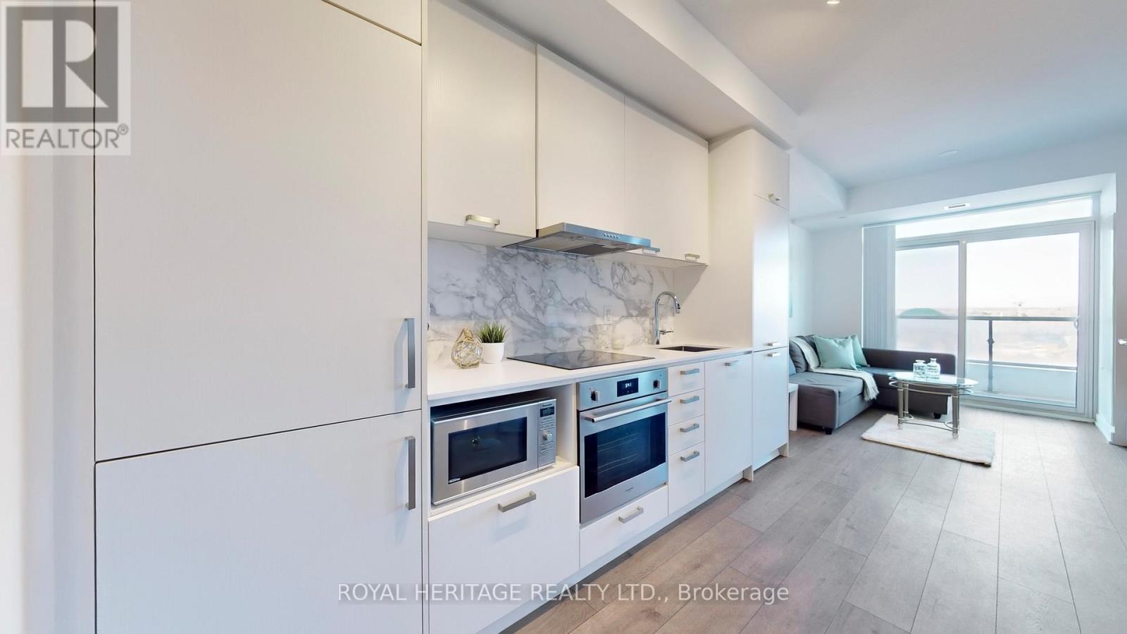 819 - 10 Honeycrisp Crescent, Vaughan, Ontario  L4K 0M7 - Photo 6 - N12080019