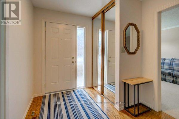 Property at 788 WHITEOAK CRESCENT image 5