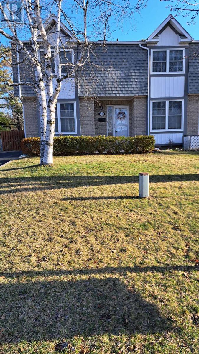Property at 788 WHITEOAK CRESCENT image 2