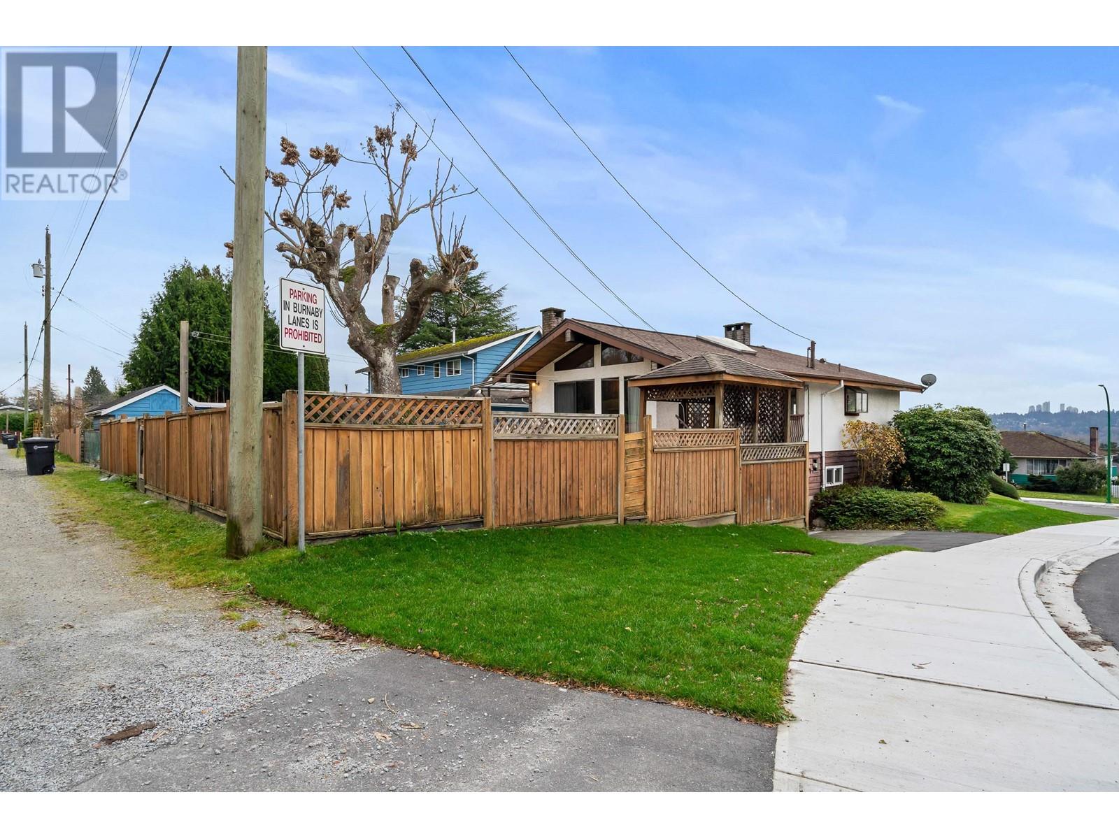 6825 Hycrest Drive, Burnaby, British Columbia  V5B 2X3 - Photo 34 - R2996008