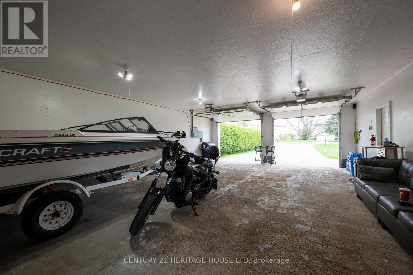 2720 Catherine Street, Thames Centre, Ontario  N0L 1G4 - Photo 32 - X12116960