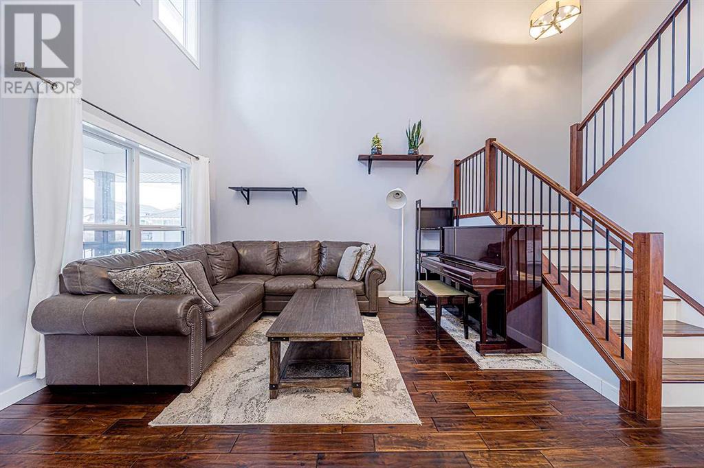 Property at 104 Hawktree Green NW image 3