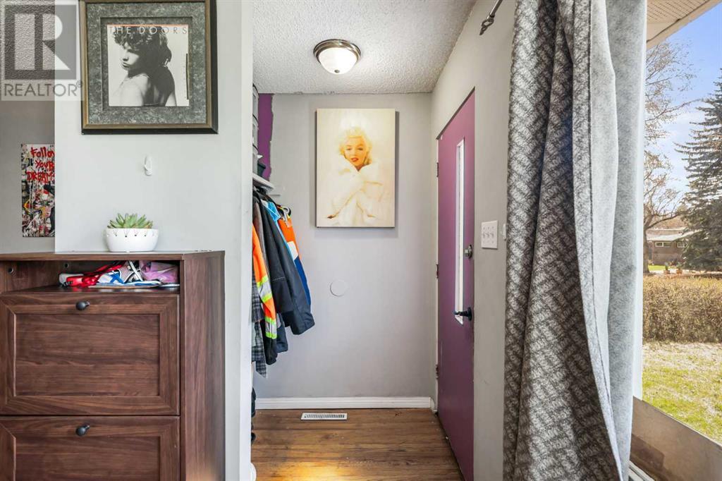 Property at 3122 42 Street SW image 5