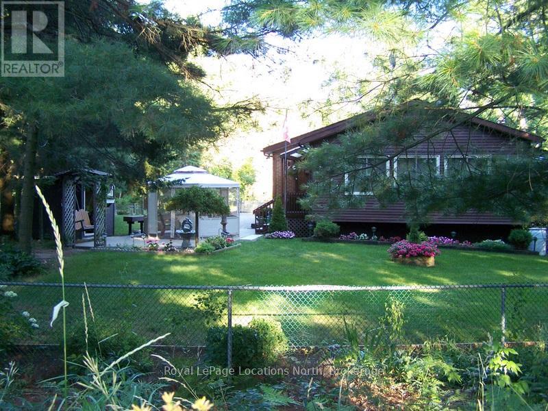 8 Ronald Avenue, Tiny, Ontario  L0L 1P1 - Photo 4 - S12116416